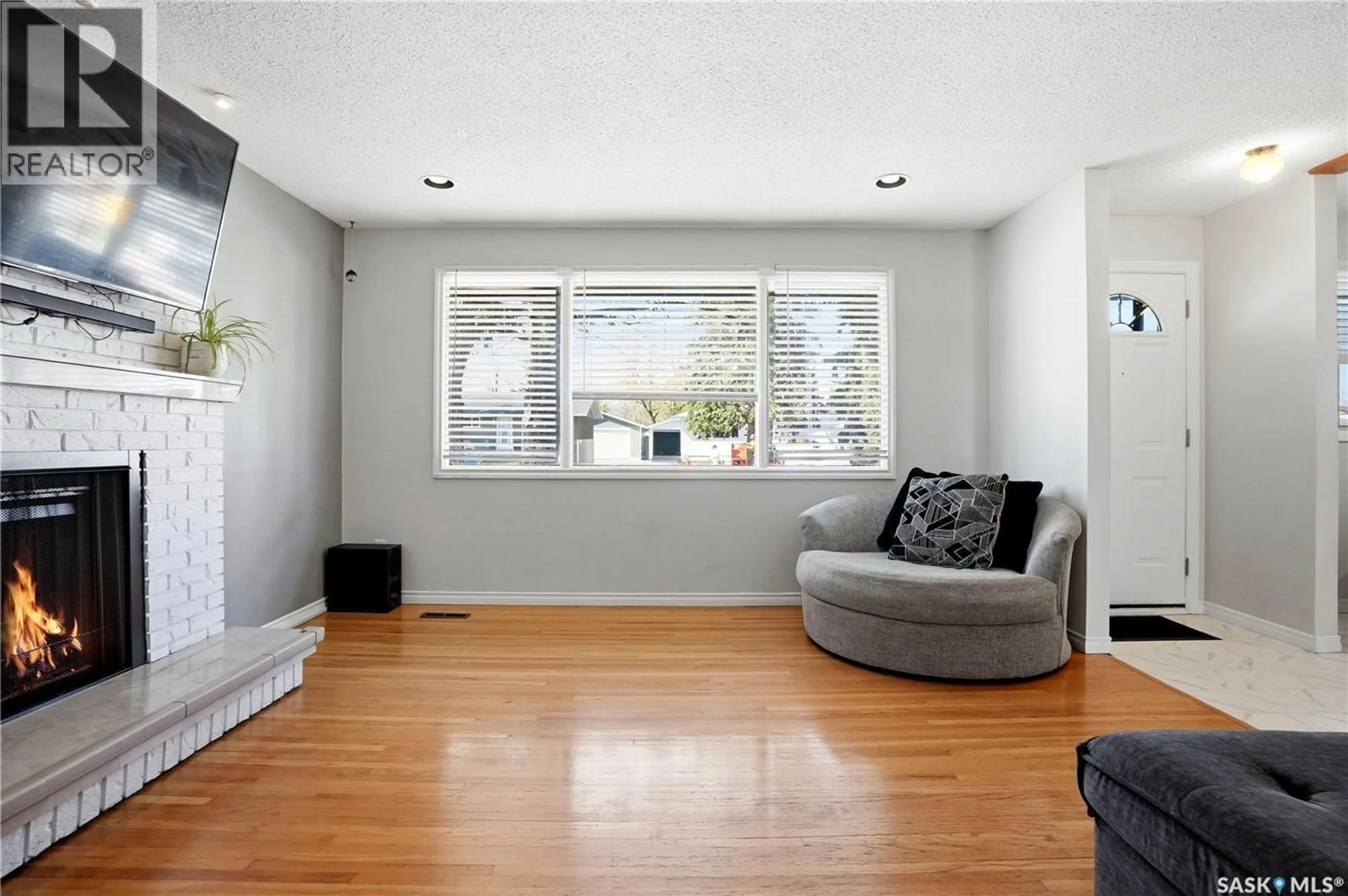 Living room with furniture, unknown for 55 DONAHUE AVENUE, Regina Saskatchewan S4R3Y7