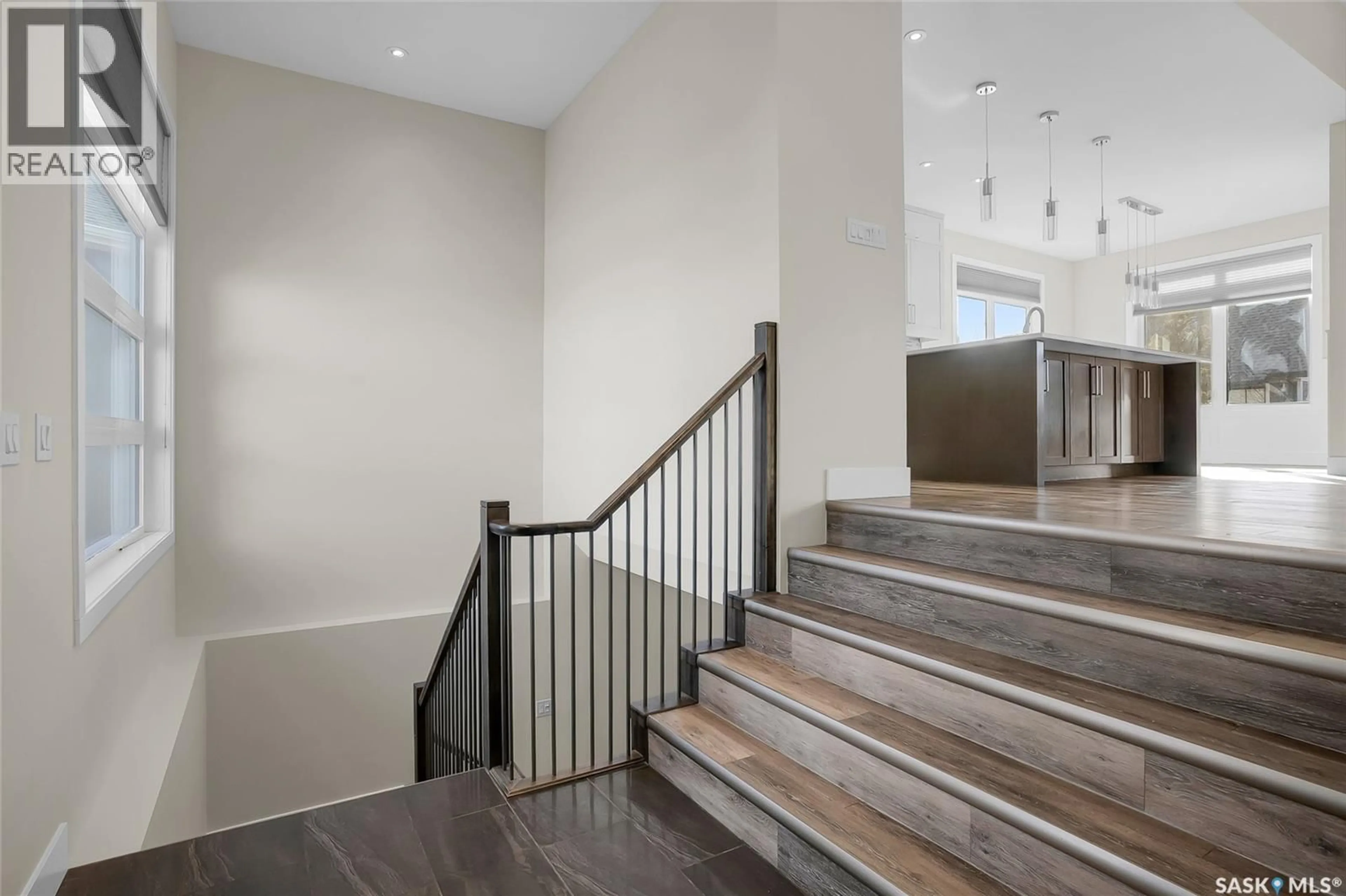 Stairs for 814 WERSCHNER COURT, Saskatoon Saskatchewan S7V0G7