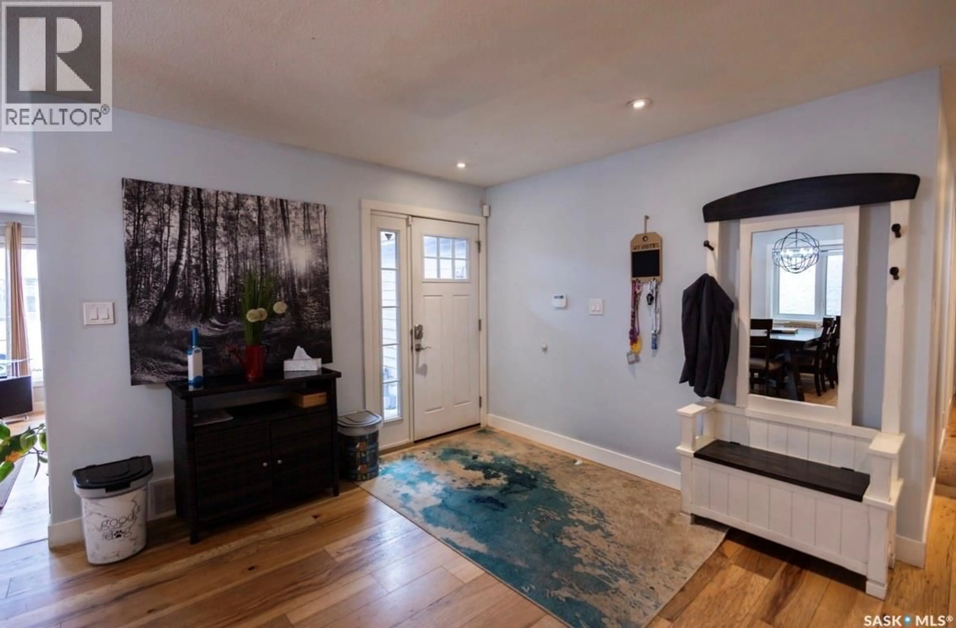 Indoor entryway for E - 2258 NEWIS BAY, Regina Saskatchewan S4V0S5