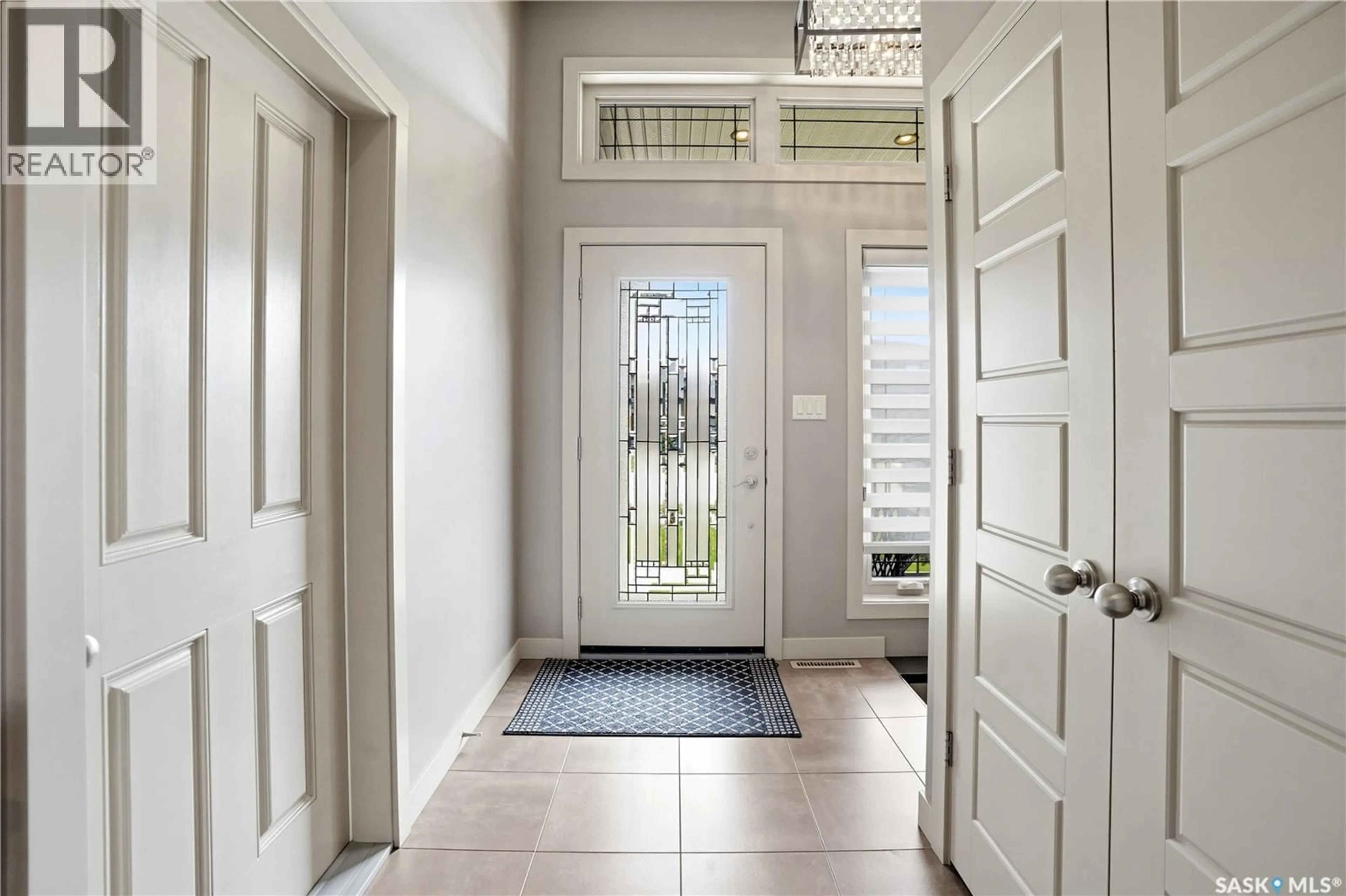 Indoor entryway for 4334 CHUKA DRIVE, Regina Saskatchewan S4V3H7