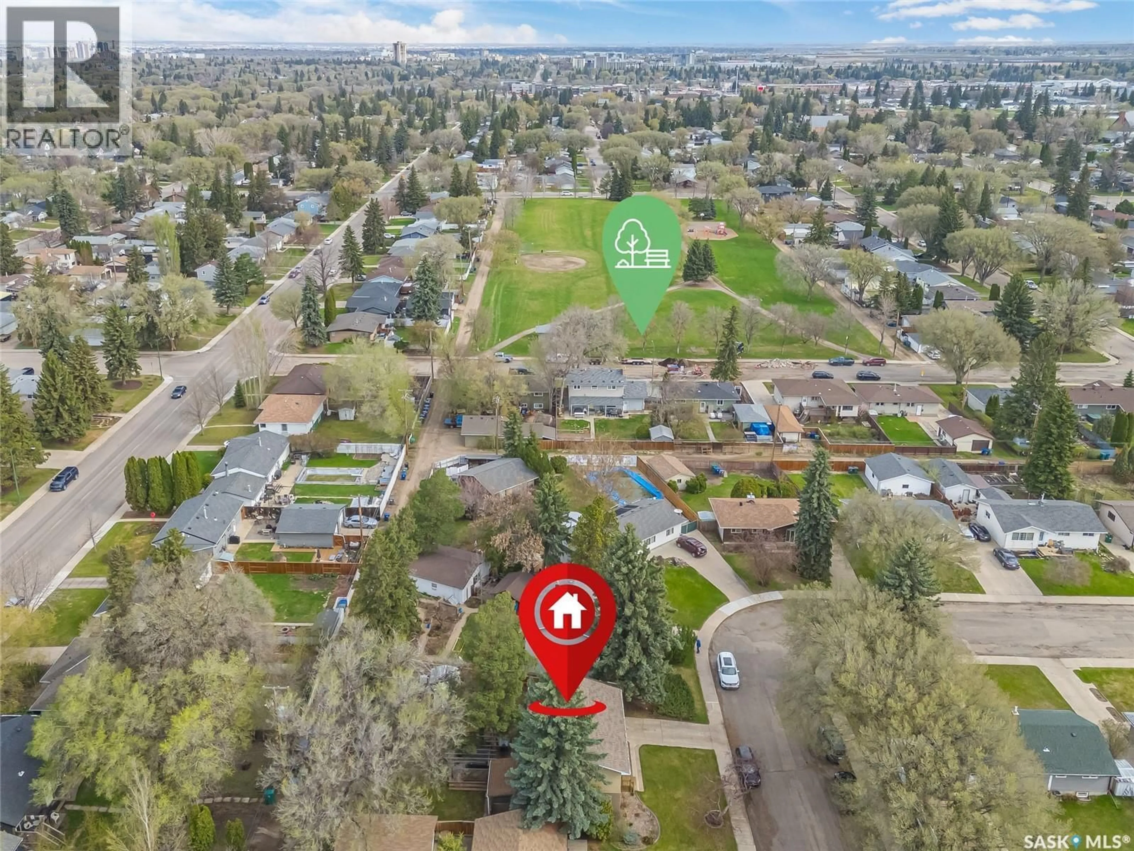 A pic from outside/outdoor area/front of a property/back of a property/a pic from drone, street for 5 LEYDEN CRESCENT, Saskatoon Saskatchewan S7J2S3
