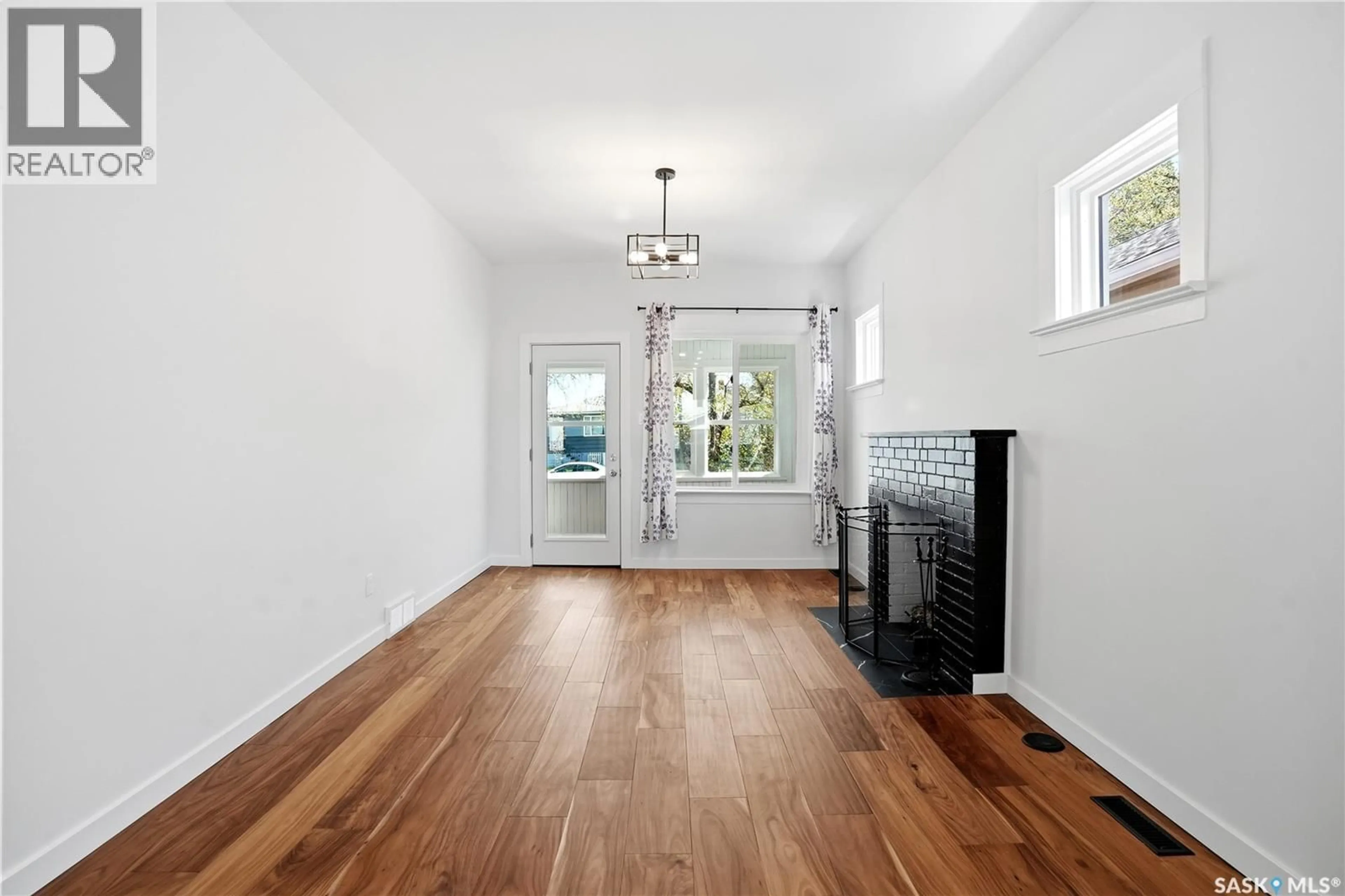 Indoor entryway for 2324 WALLACE STREET, Regina Saskatchewan S4N4A9
