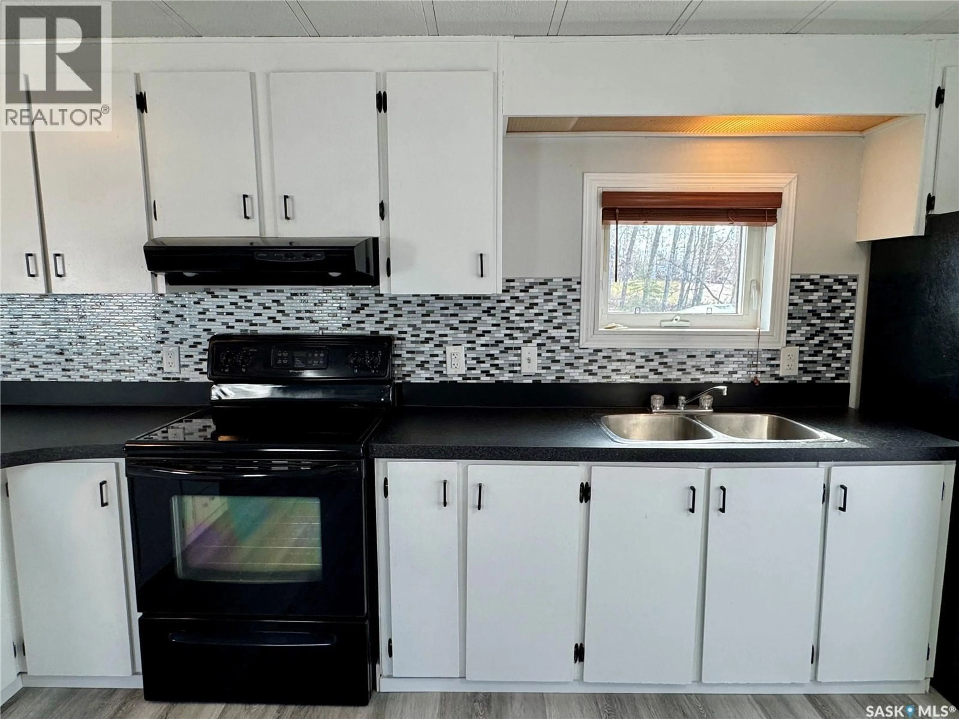 Standard kitchen, unknown for 1112 DALBY CRESCENT, La Ronge Saskatchewan S0J1L0
