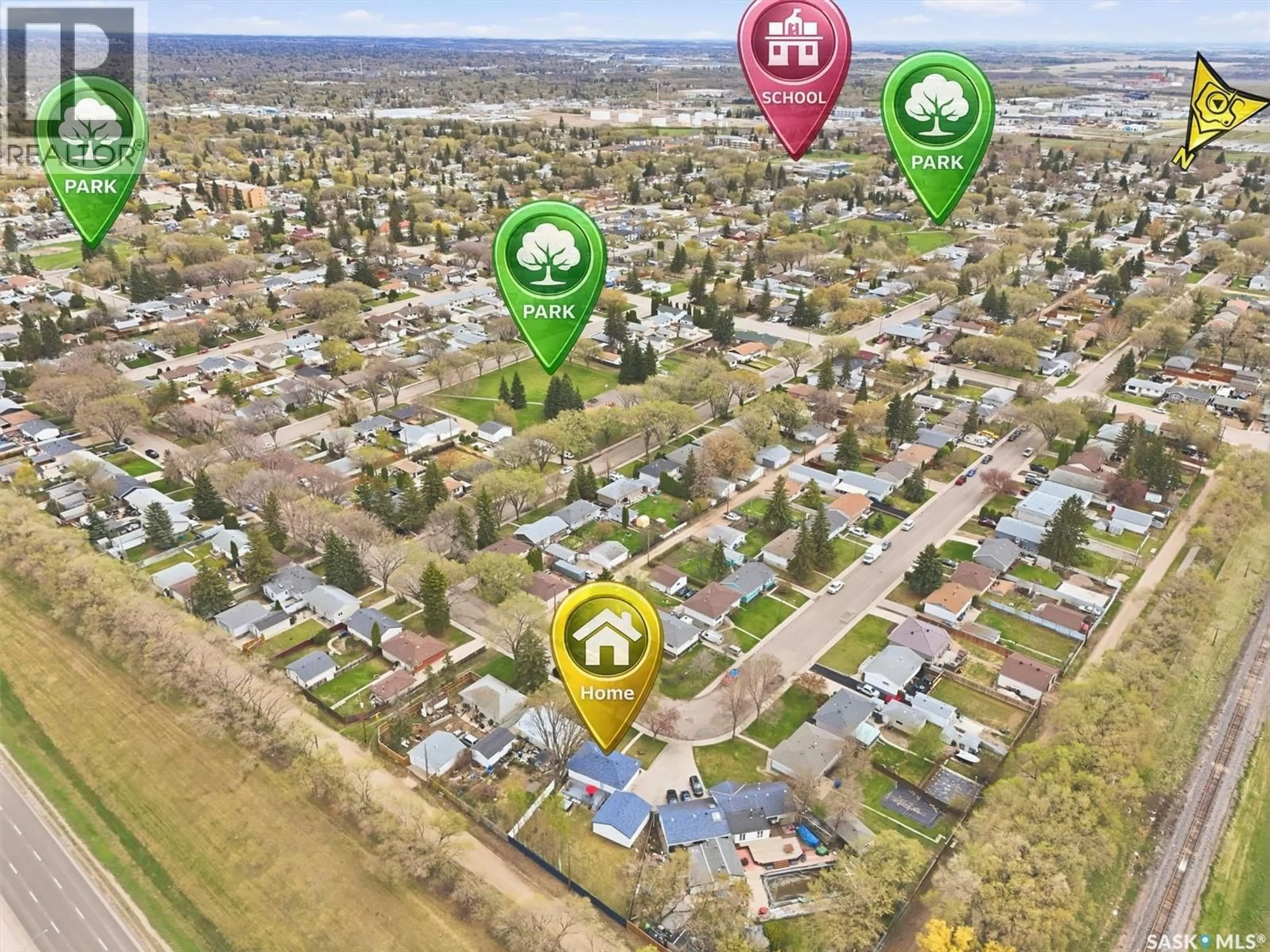A pic from outside/outdoor area/front of a property/back of a property/a pic from drone, street for 2922 21ST STREET, Saskatoon Saskatchewan S7M0W5