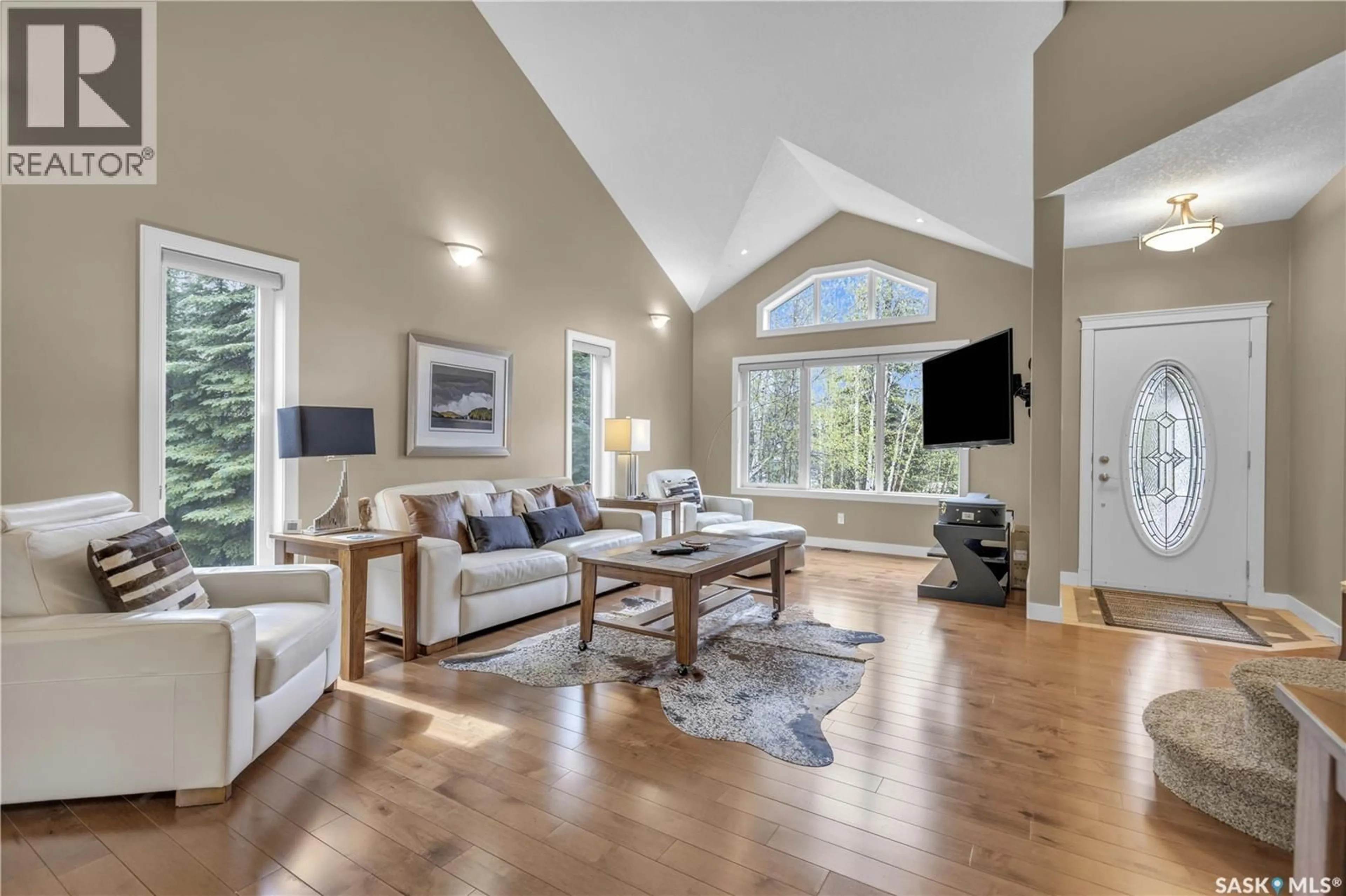 Living room with furniture, unknown for 26 ESTATES DRIVE, Elk Ridge Saskatchewan S0J2Y0