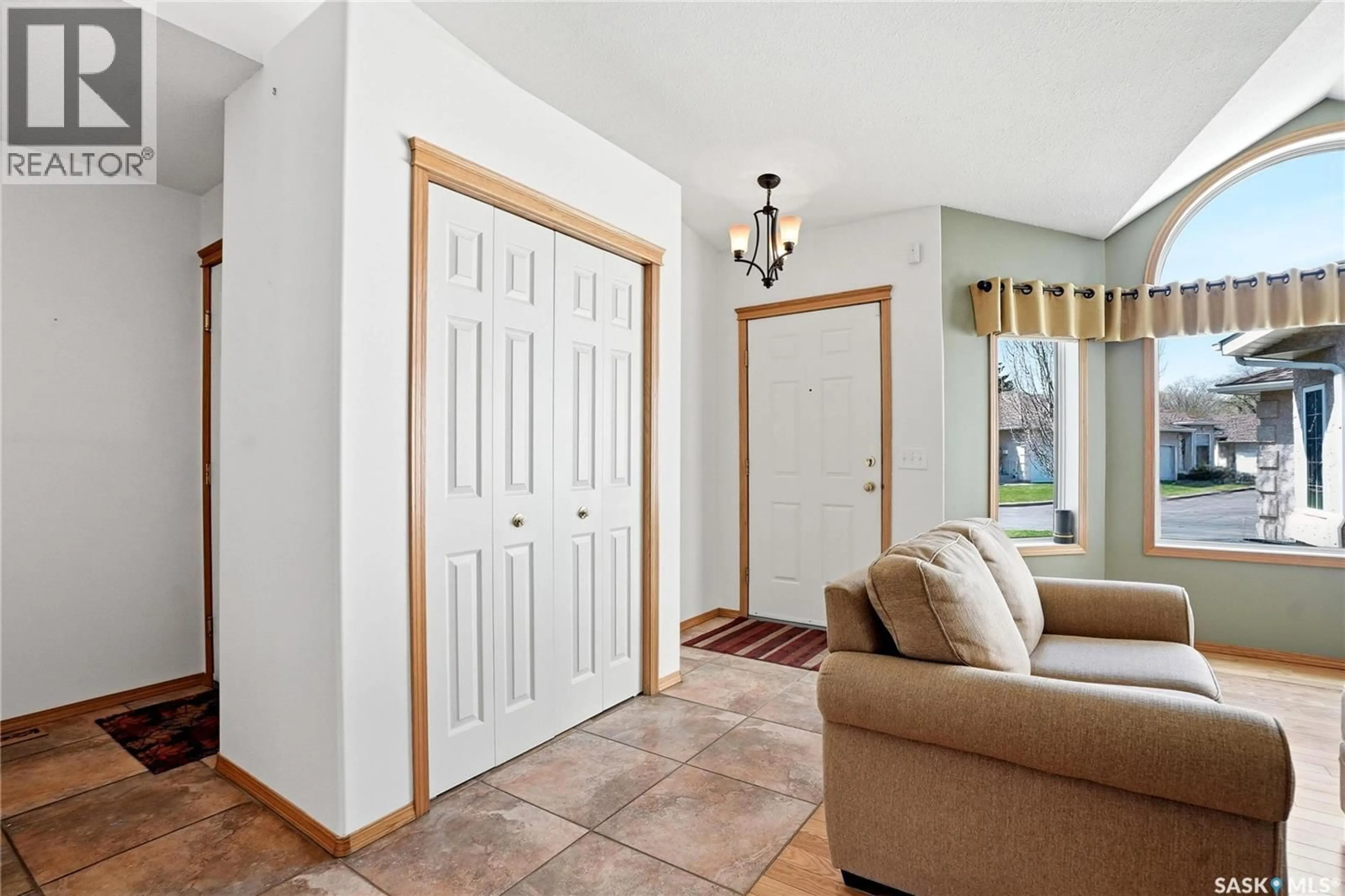 Indoor entryway for 309 315 BERINI DRIVE, Saskatoon Saskatchewan S7N4M1