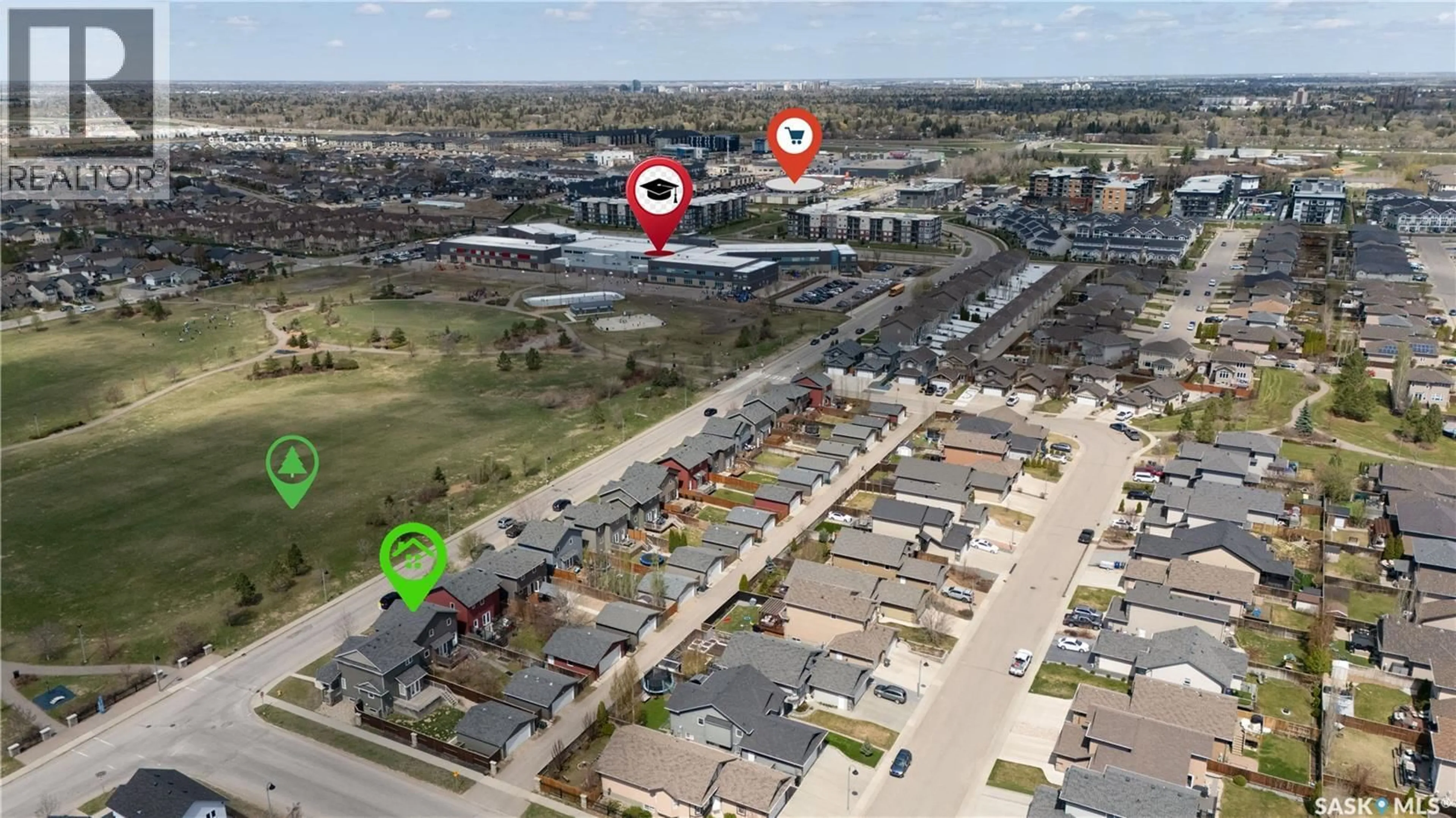 A pic from outside/outdoor area/front of a property/back of a property/a pic from drone, street for 806 STONEBRIDGE COMMON, Saskatoon Saskatchewan S7T0M8