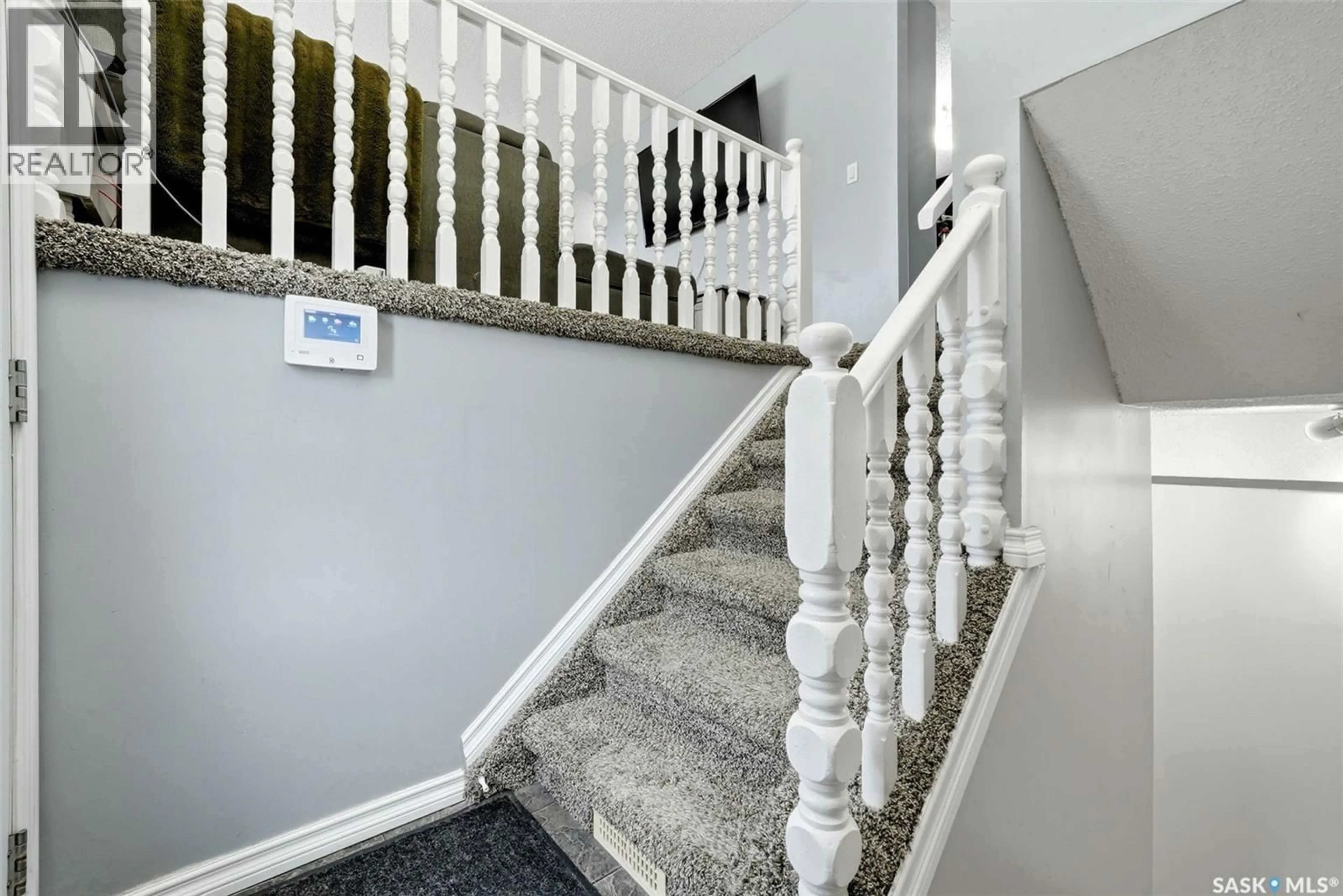 Stairs for 862 WOROBETZ CRESCENT, Regina Saskatchewan S4X2C3