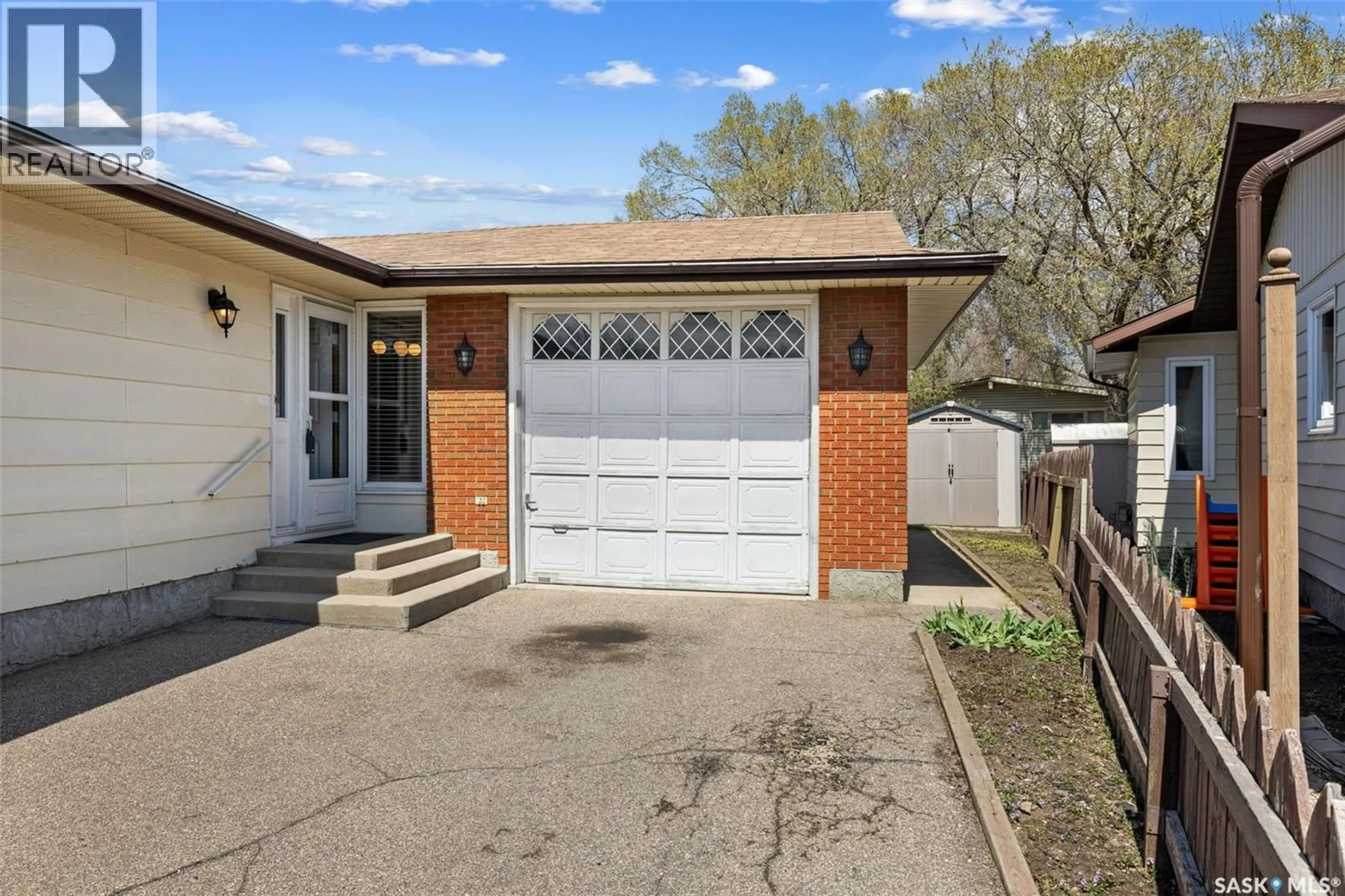 Unknown for 21 MERLIN CRESCENT, Regina Saskatchewan S4R3E2