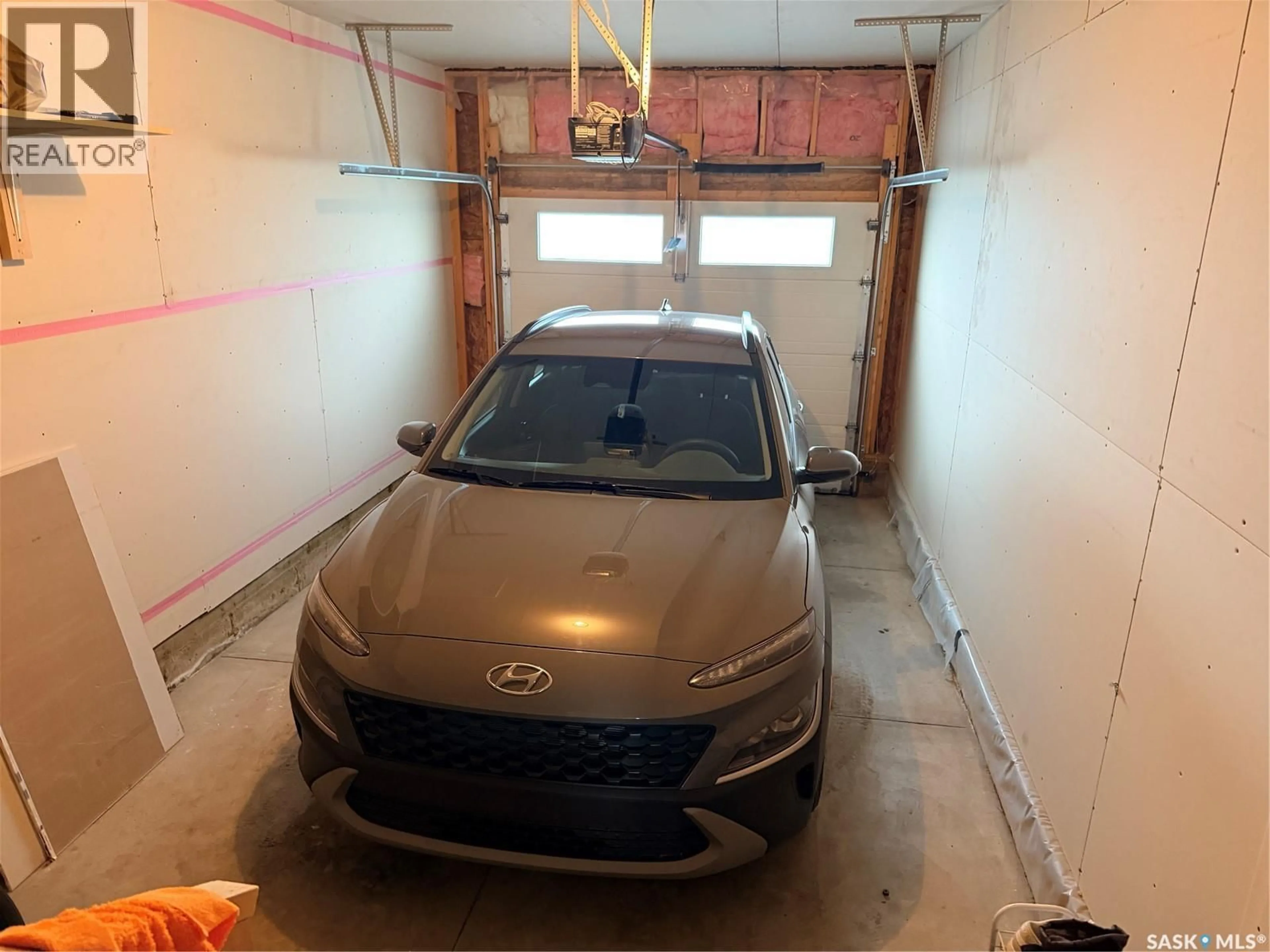 Indoor garage for 22 1003 EVERGREEN BOULEVARD, Saskatoon Saskatchewan S7W0Z3