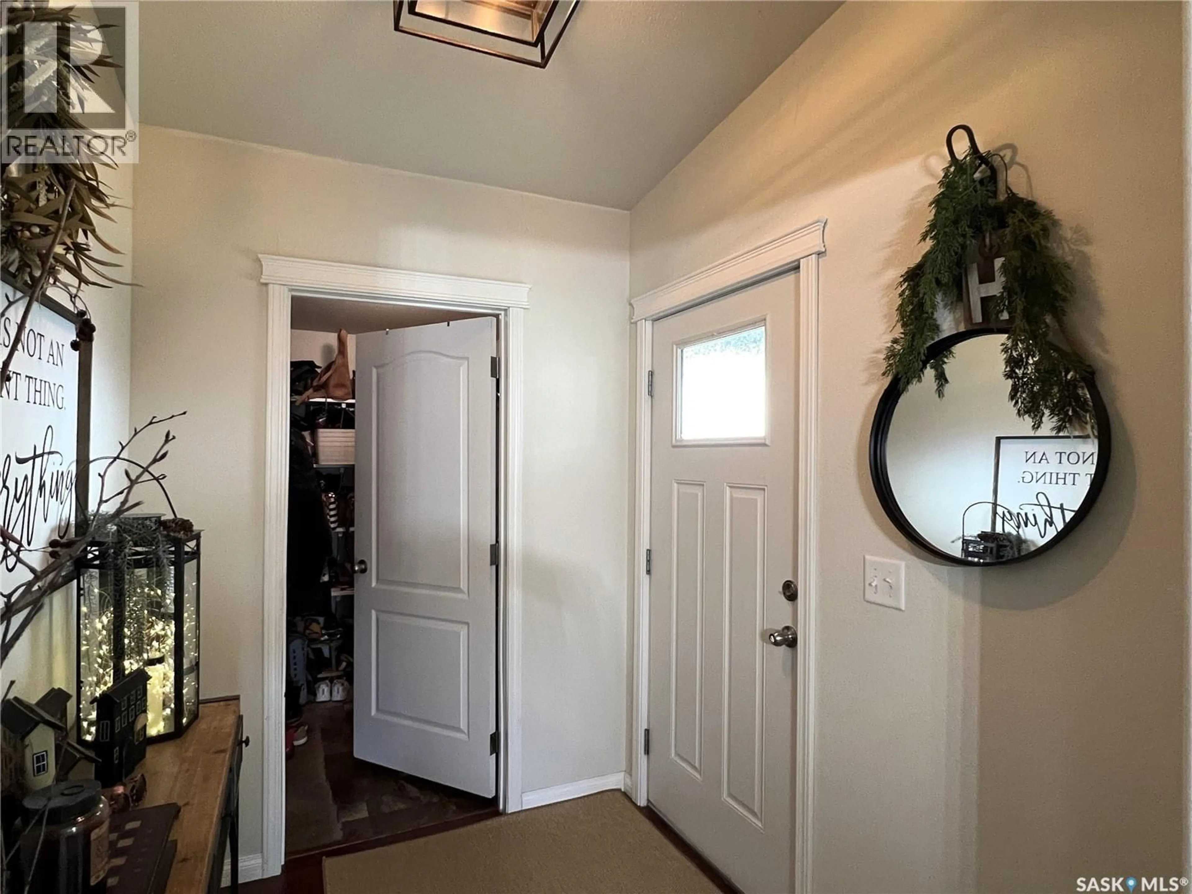 Indoor entryway for 208 2ND AVENUE, Dorintosh Saskatchewan S0M0T0
