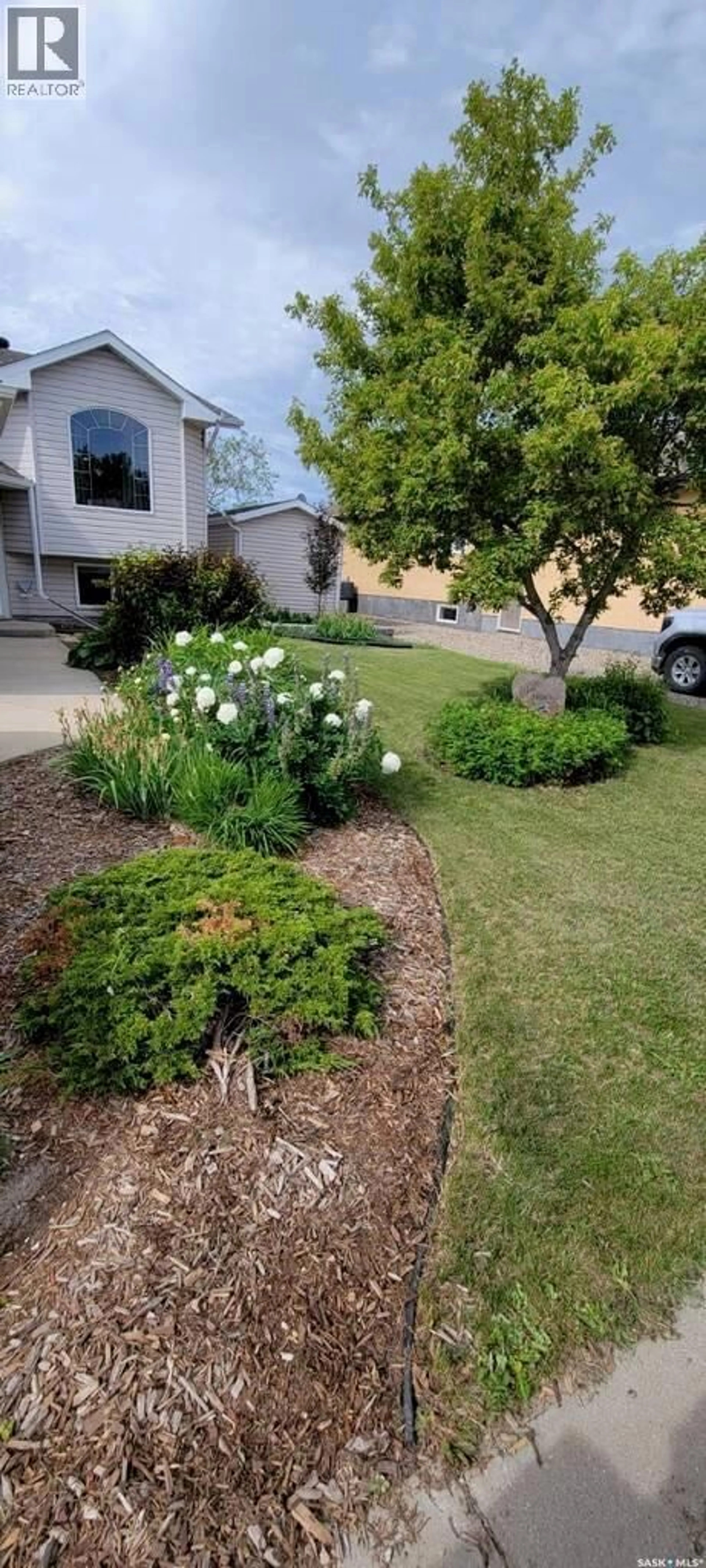 A pic from outside/outdoor area/front of a property/back of a property/a pic from drone, street for 31 ROSS DRIVE, Yorkton Saskatchewan S3N4A2
