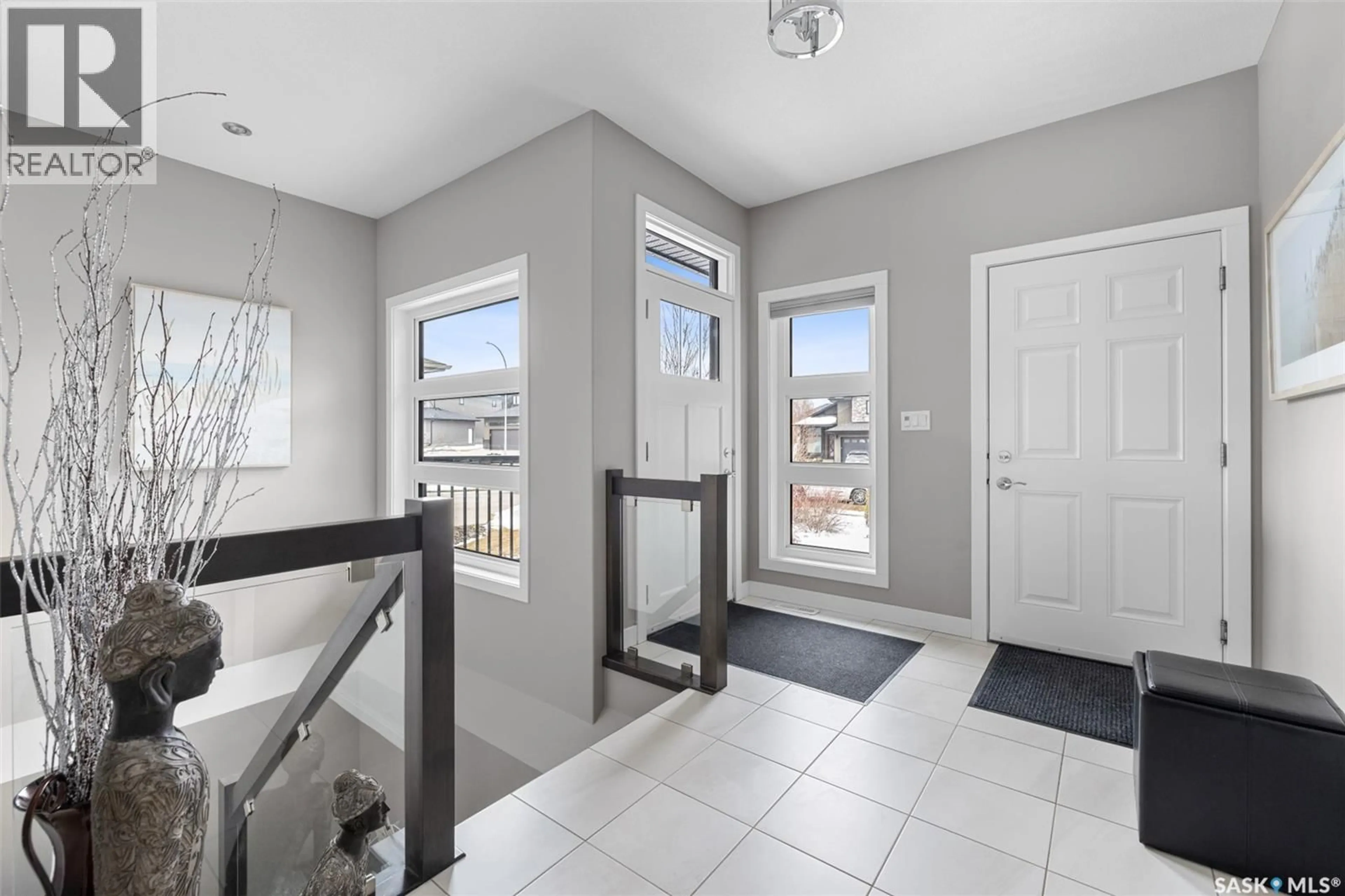 Indoor entryway for 4 COLLEGE CRESCENT, White City Saskatchewan S4L0C6