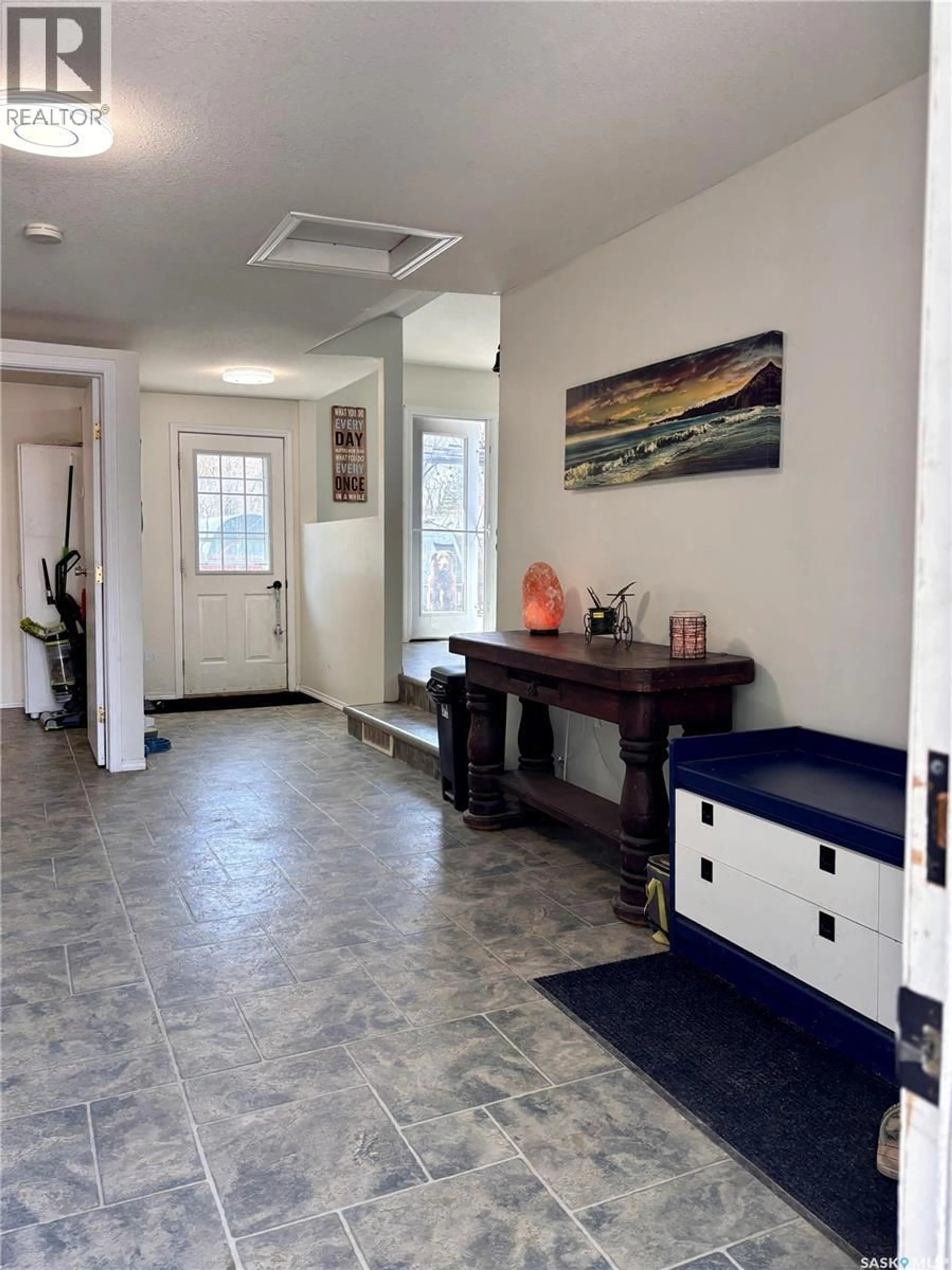 Indoor entryway for 218 TAPHORN STREET, Muenster Saskatchewan S0K2Y0