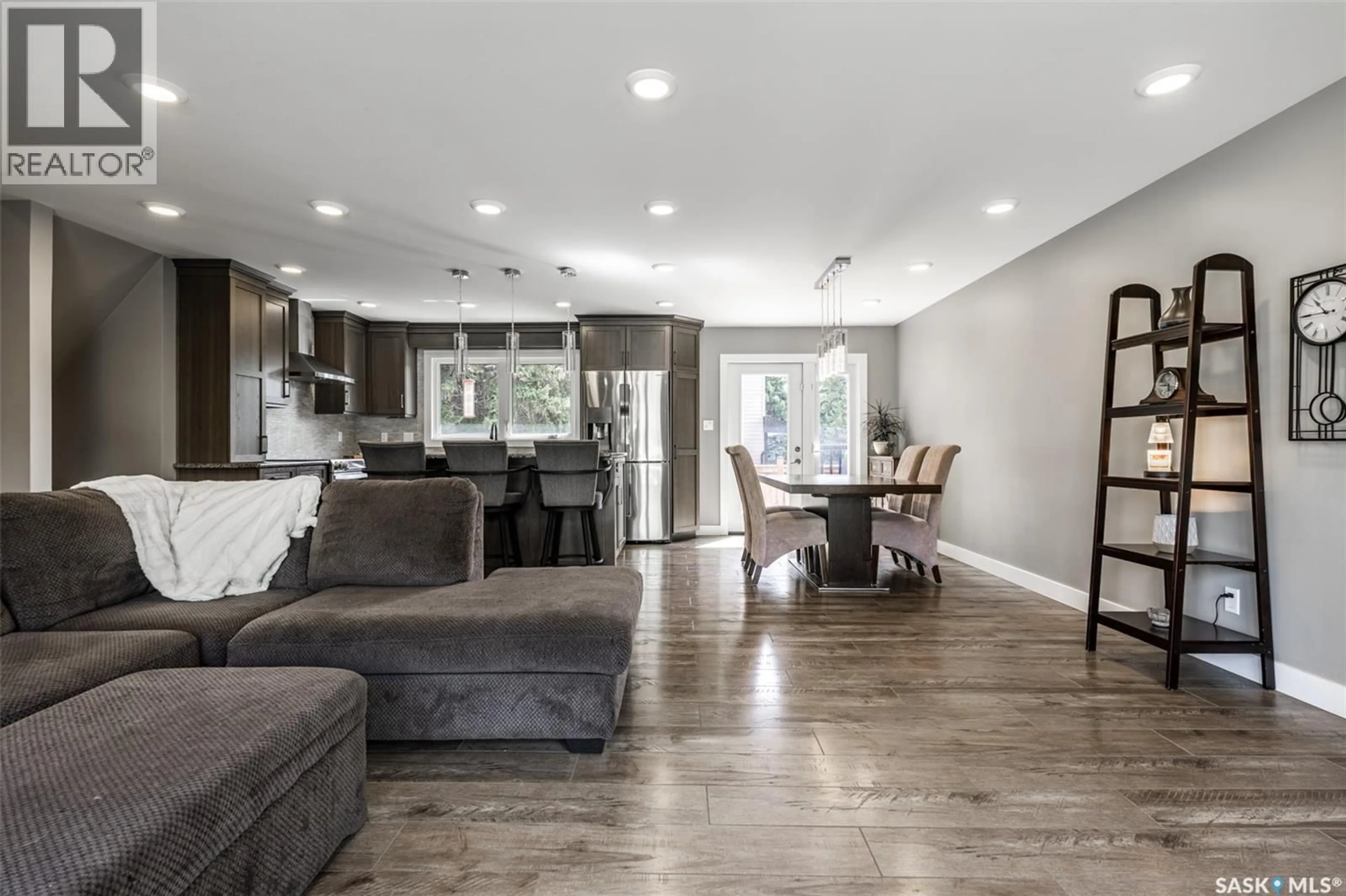 Open concept kitchen, unknown for 161 COLUMBIA DRIVE, Saskatoon Saskatchewan S7K1G1
