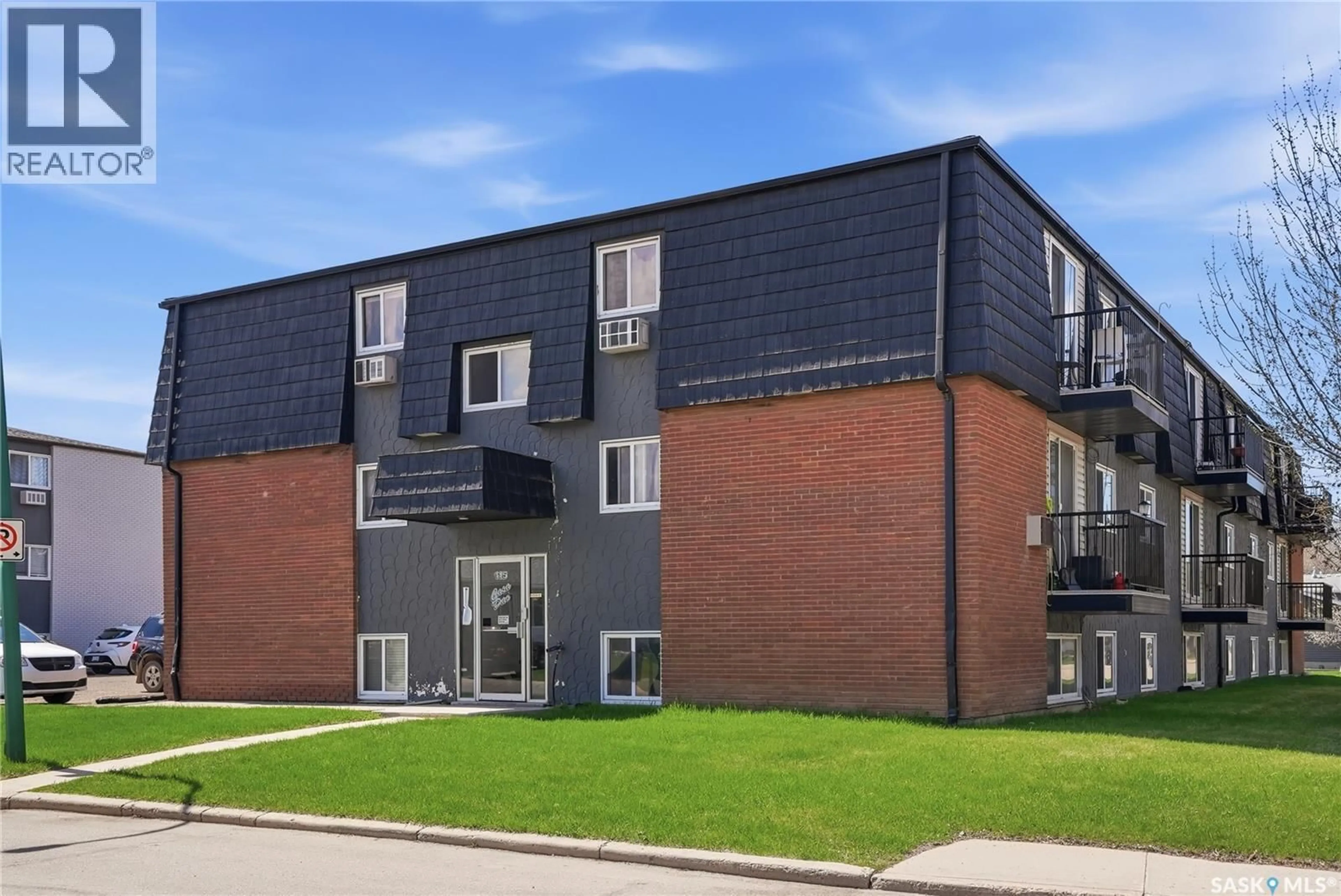 Home with brick exterior material, building for 3 115 ACADIA DRIVE, Saskatoon Saskatchewan S7H4T8