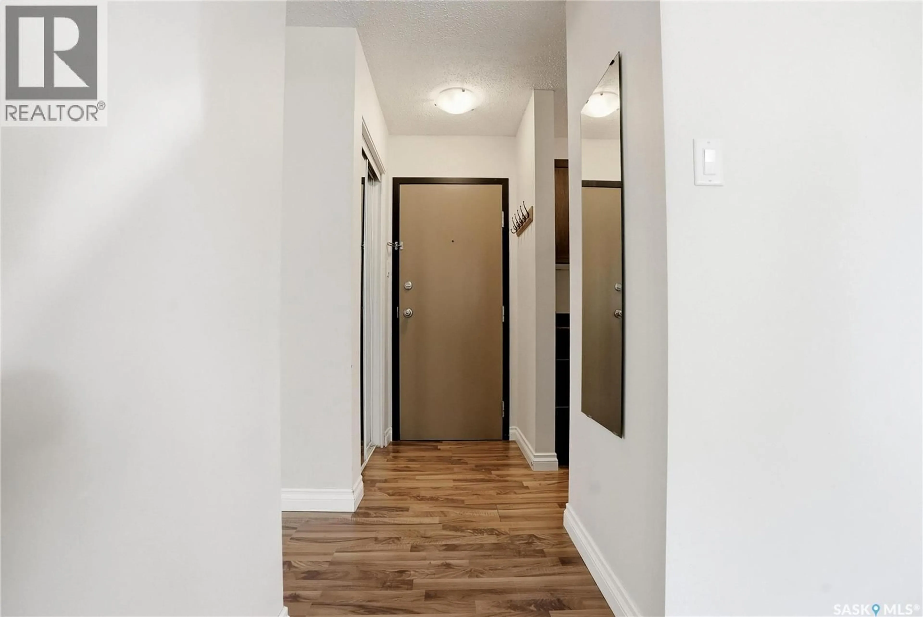 Indoor entryway for 3 115 ACADIA DRIVE, Saskatoon Saskatchewan S7H4T8