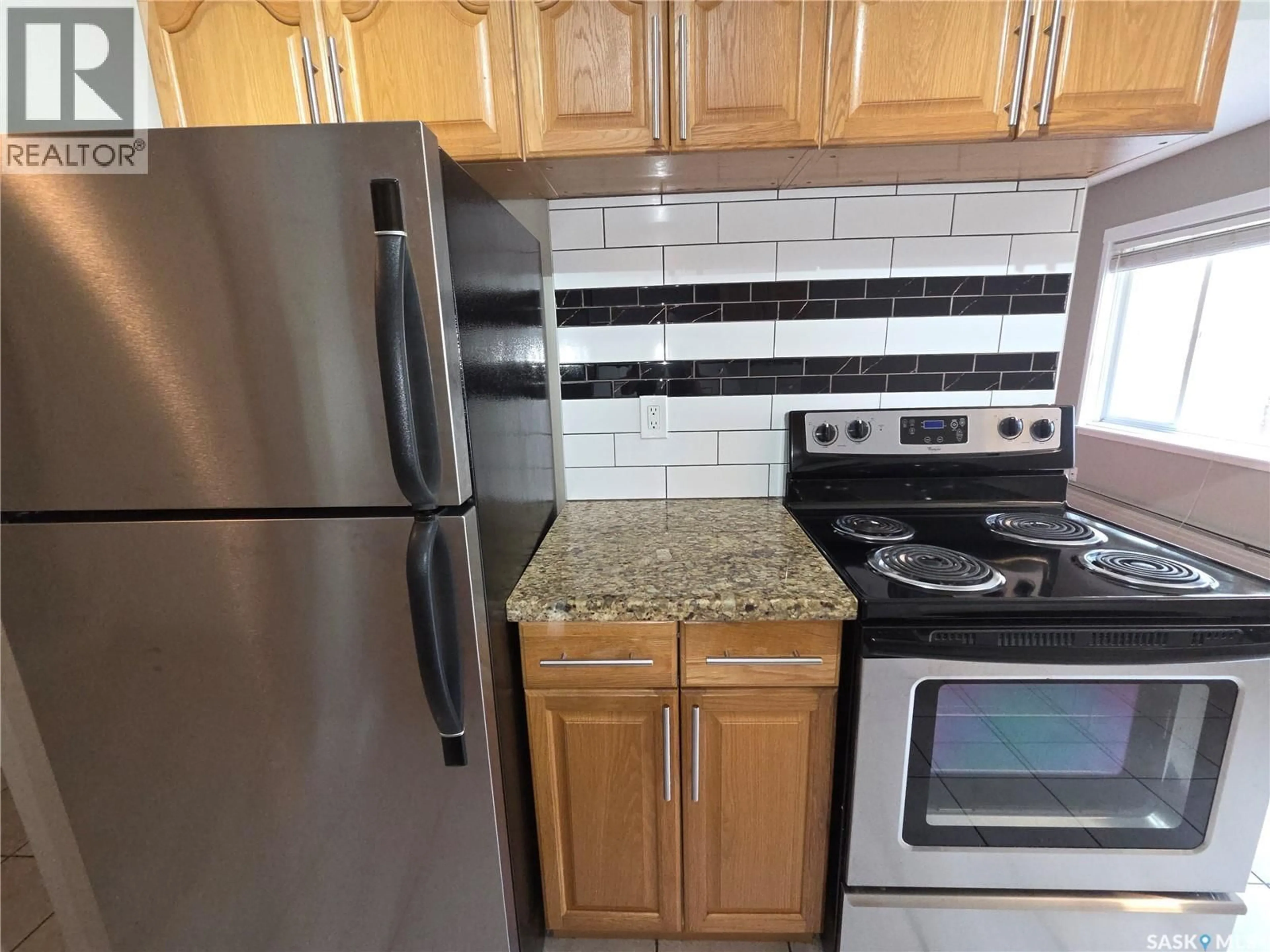 Standard kitchen, ceramic/tile floor for 22 208 LINDSAY PLACE, Saskatoon Saskatchewan S7H3E6