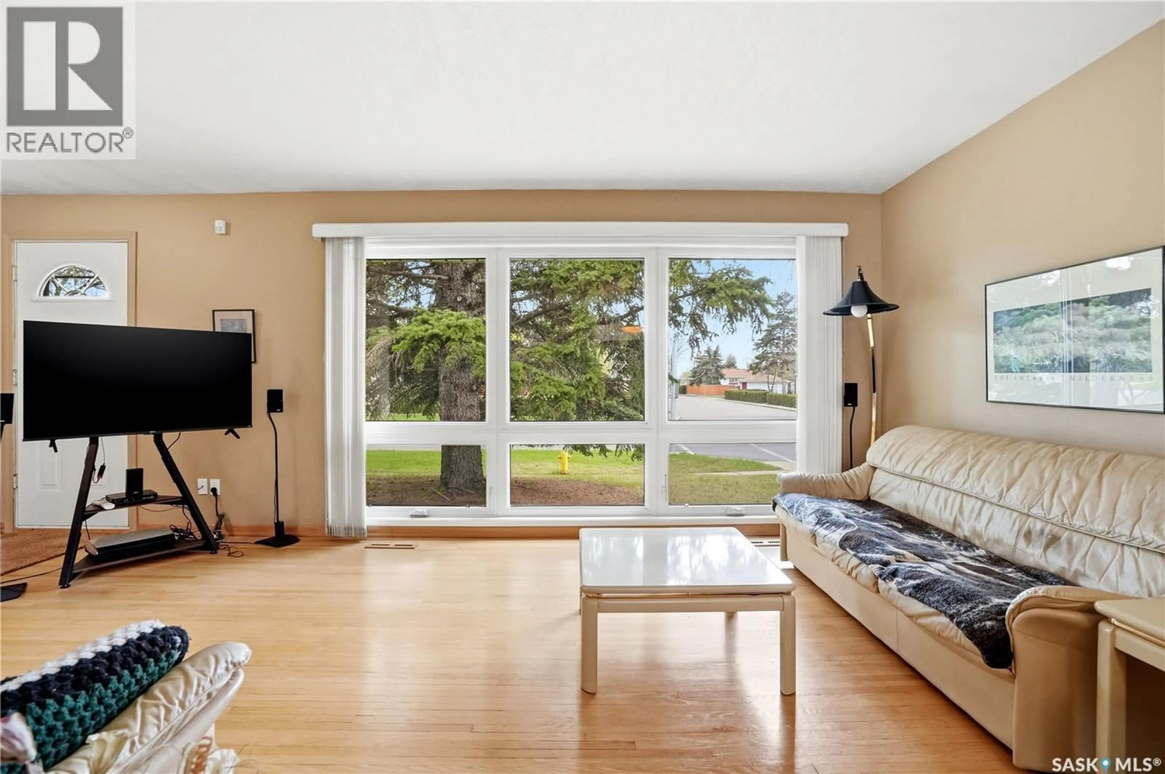 Living room with furniture, unknown for 2601 PASQUA STREET, Regina Saskatchewan S4S0M4