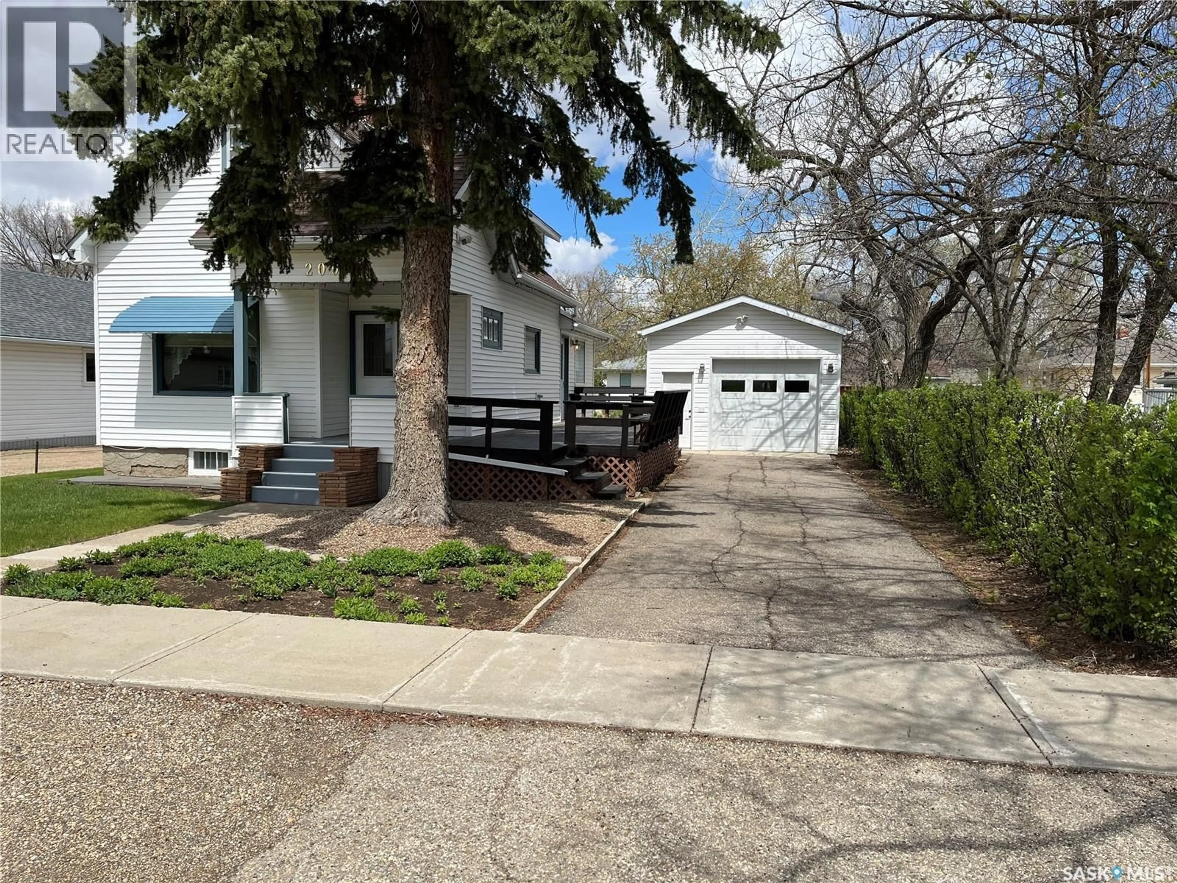 Unknown for 209 2ND AVENUE, Gravelbourg Saskatchewan S0H1X0