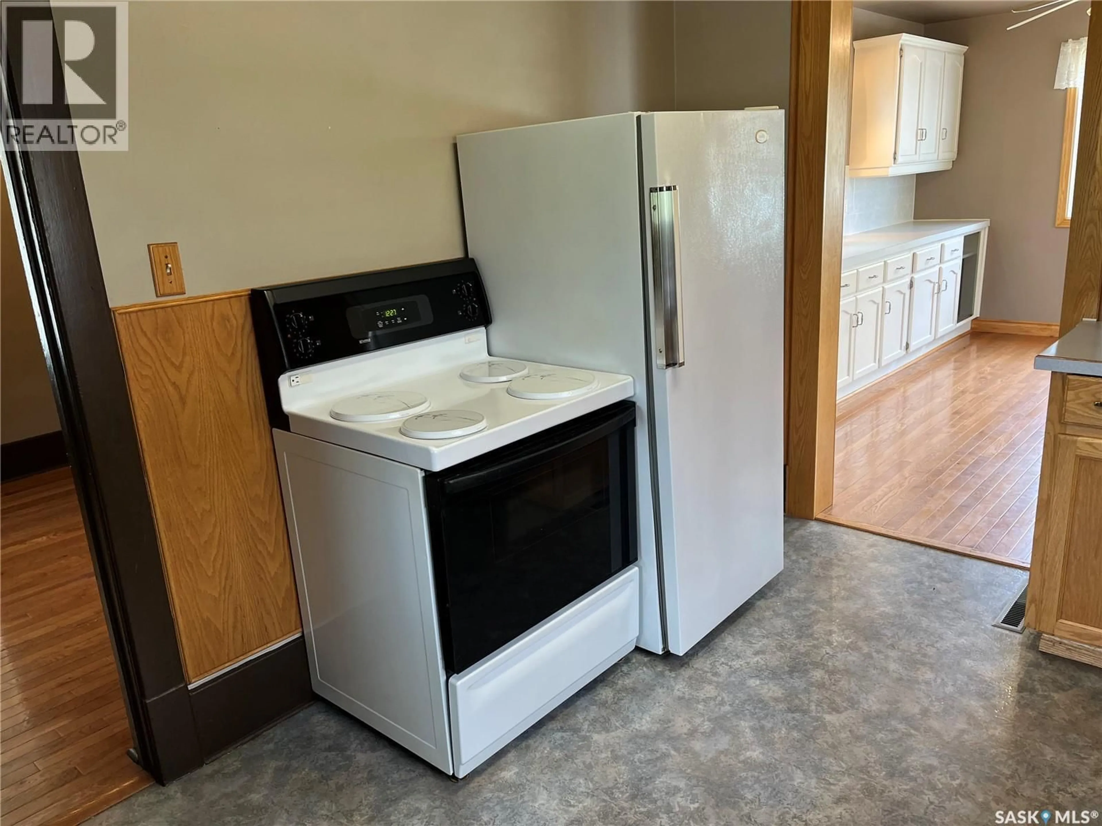 Unknown for 209 2ND AVENUE, Gravelbourg Saskatchewan S0H1X0