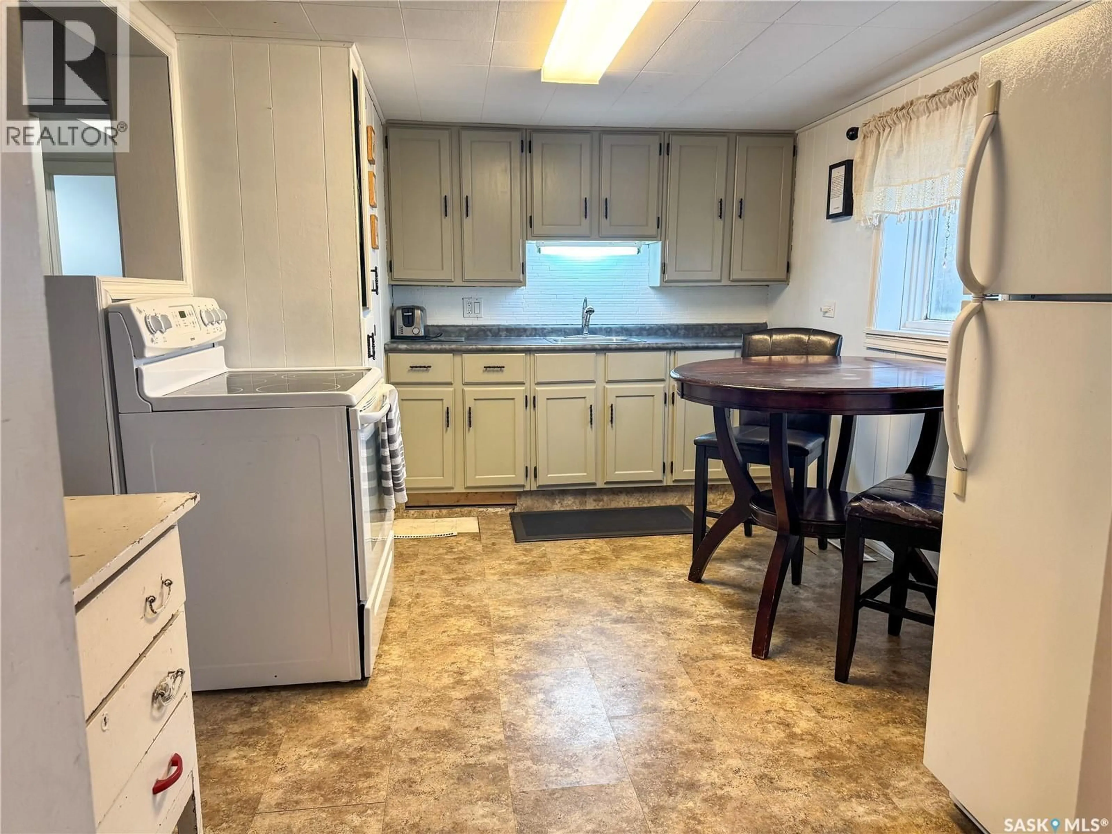Standard kitchen, unknown for 710 CHERRY STREET, Wolseley Saskatchewan S0G5H0