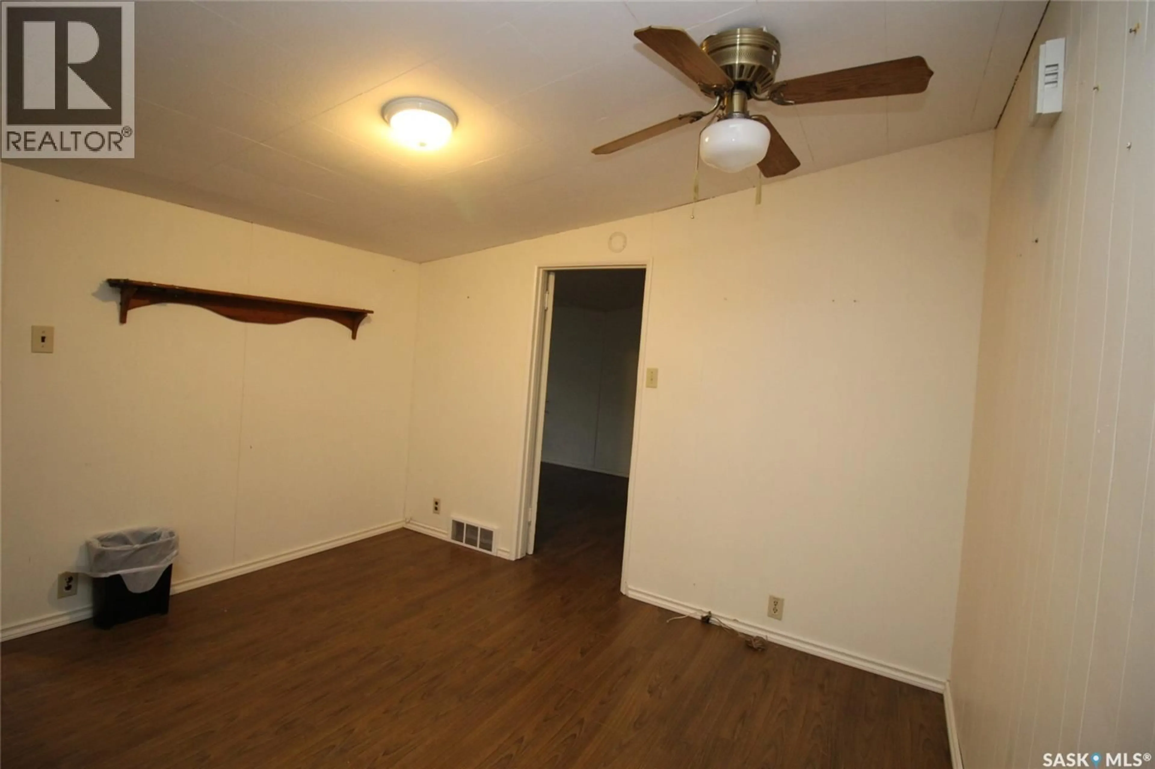 A pic of a room for 403 4TH STREET, Shaunavon Saskatchewan S0N2M0