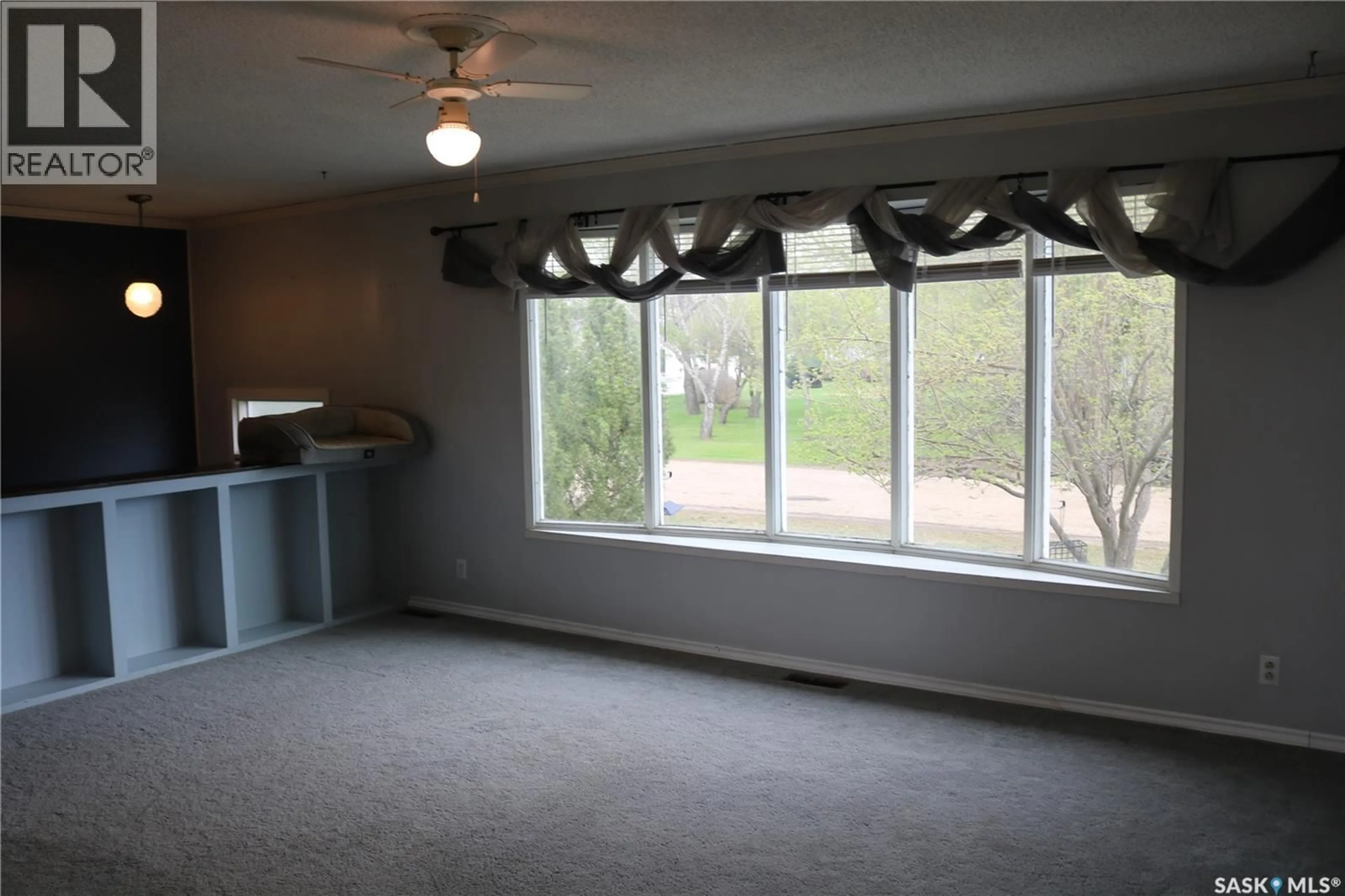 A pic of a room for 118 4TH AVENUE, Dundurn Saskatchewan S0K1K0