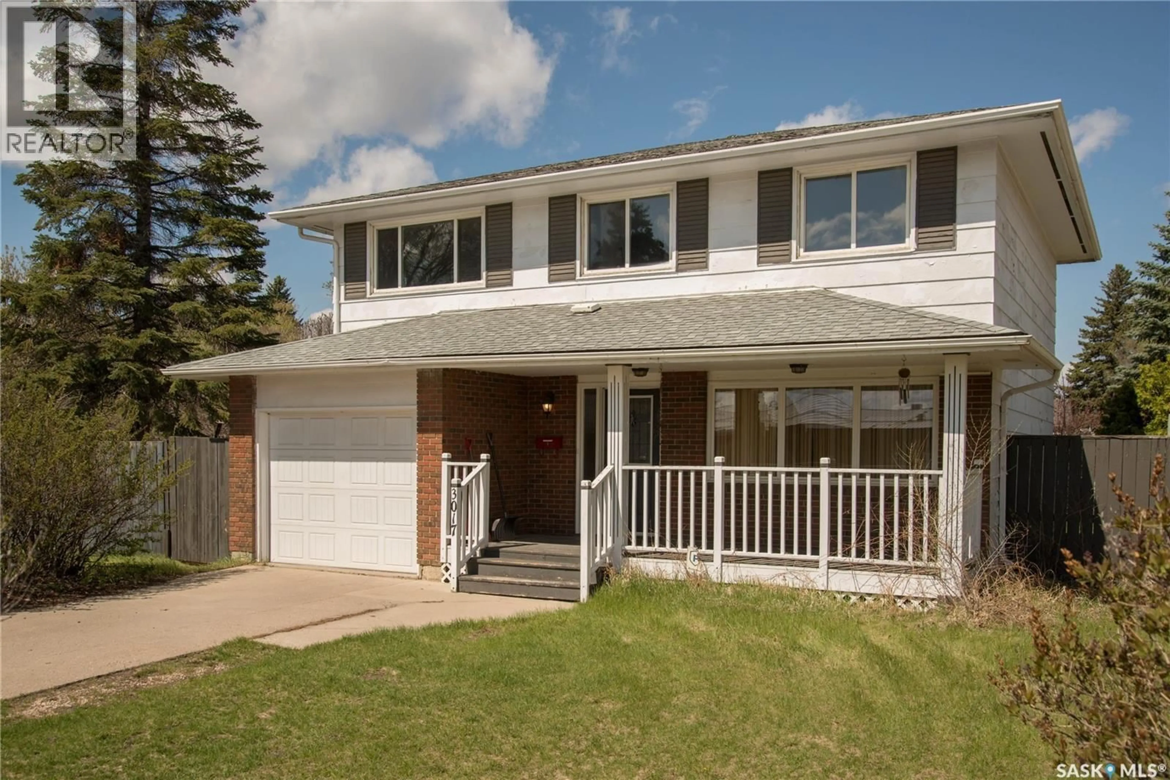 Home with vinyl exterior material, street for 3017 TAYLOR STREET, Saskatoon Saskatchewan S7H1X4