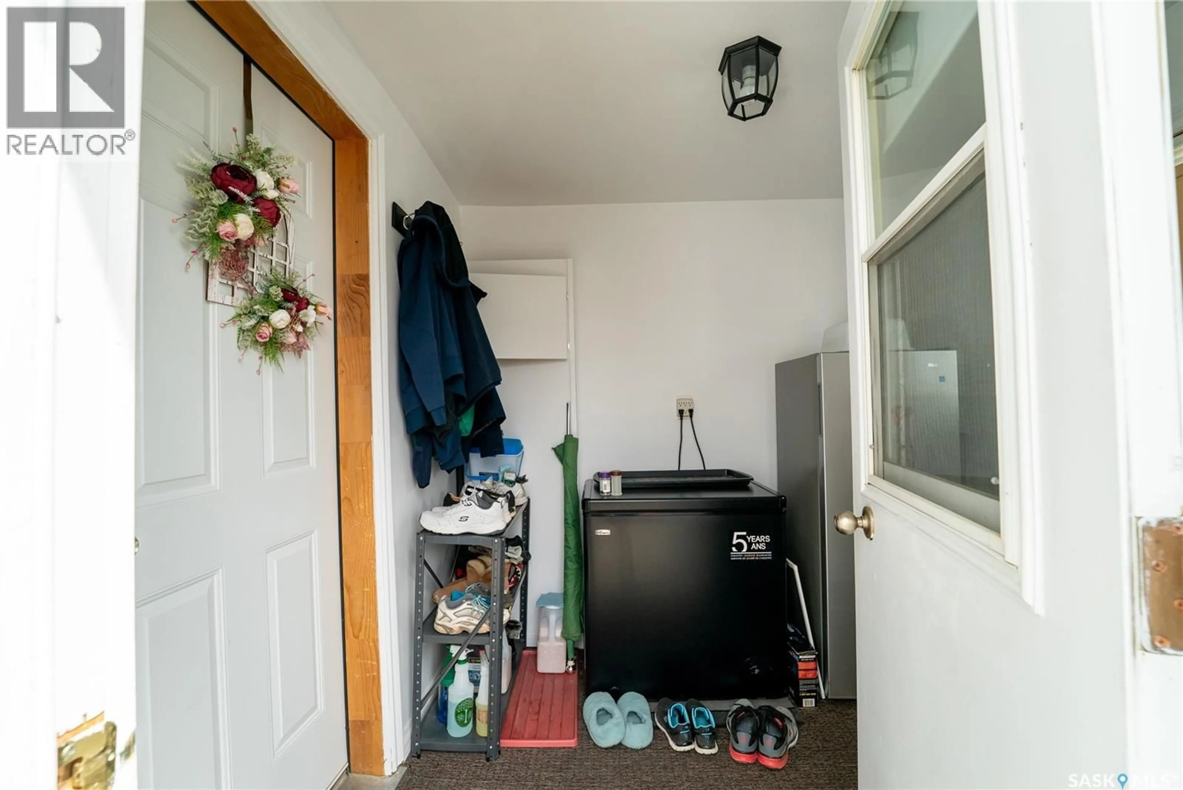 Indoor entryway for 300 CARSON STREET, Dundurn Saskatchewan S0K1K0