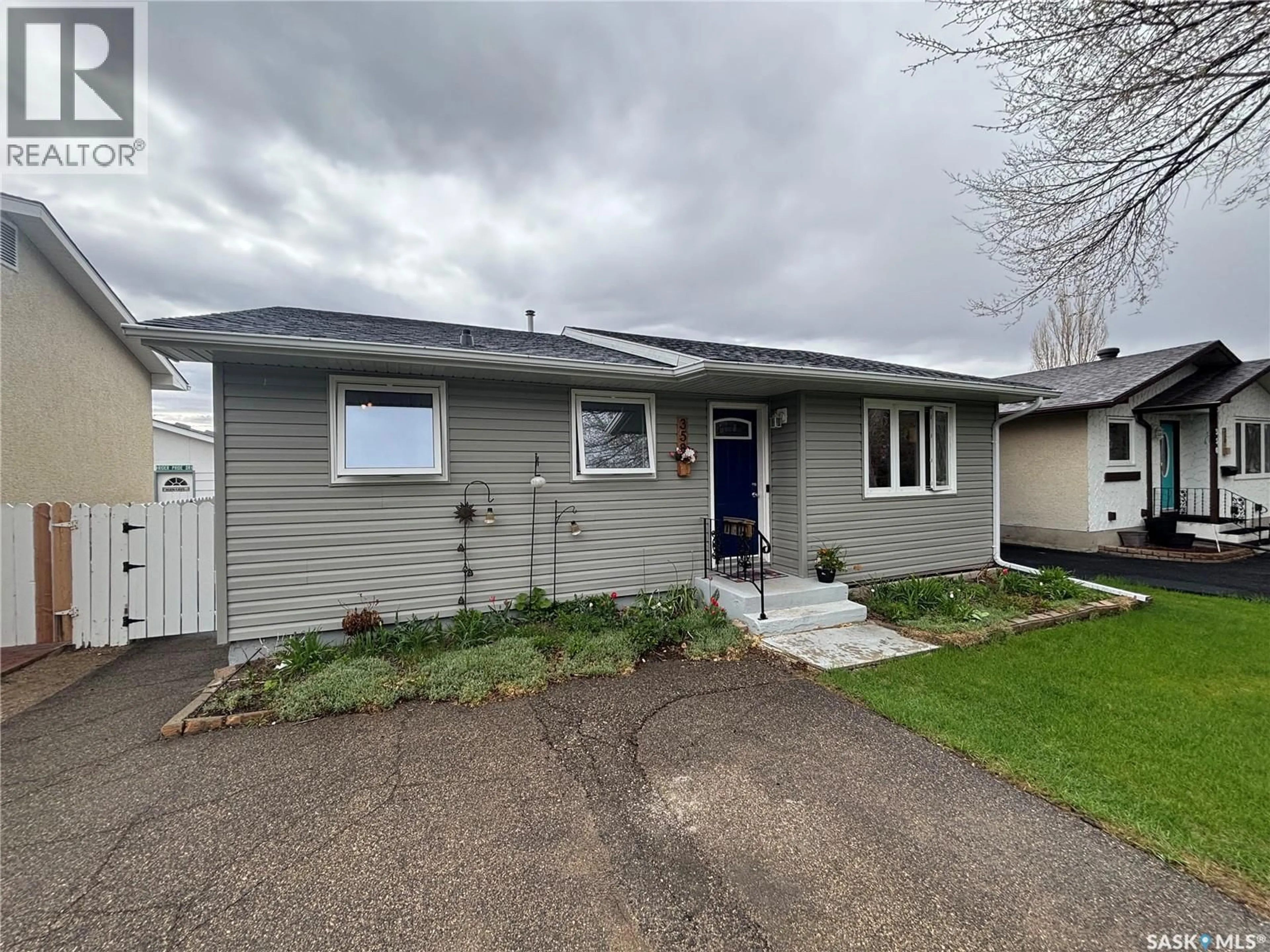 Home with vinyl exterior material, street for 358 BRUCE STREET, Regina Saskatchewan S4R5H1