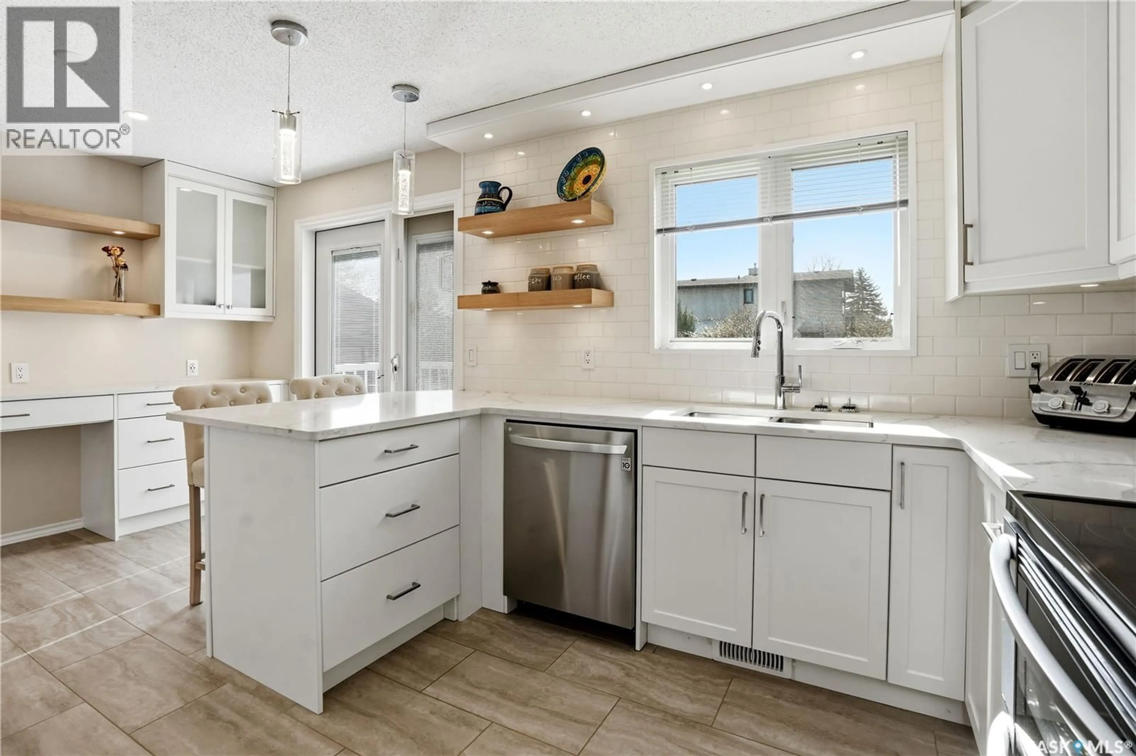 Open concept kitchen, ceramic/tile floor for 2815 HELMSING STREET, Regina Saskatchewan S4V0W7