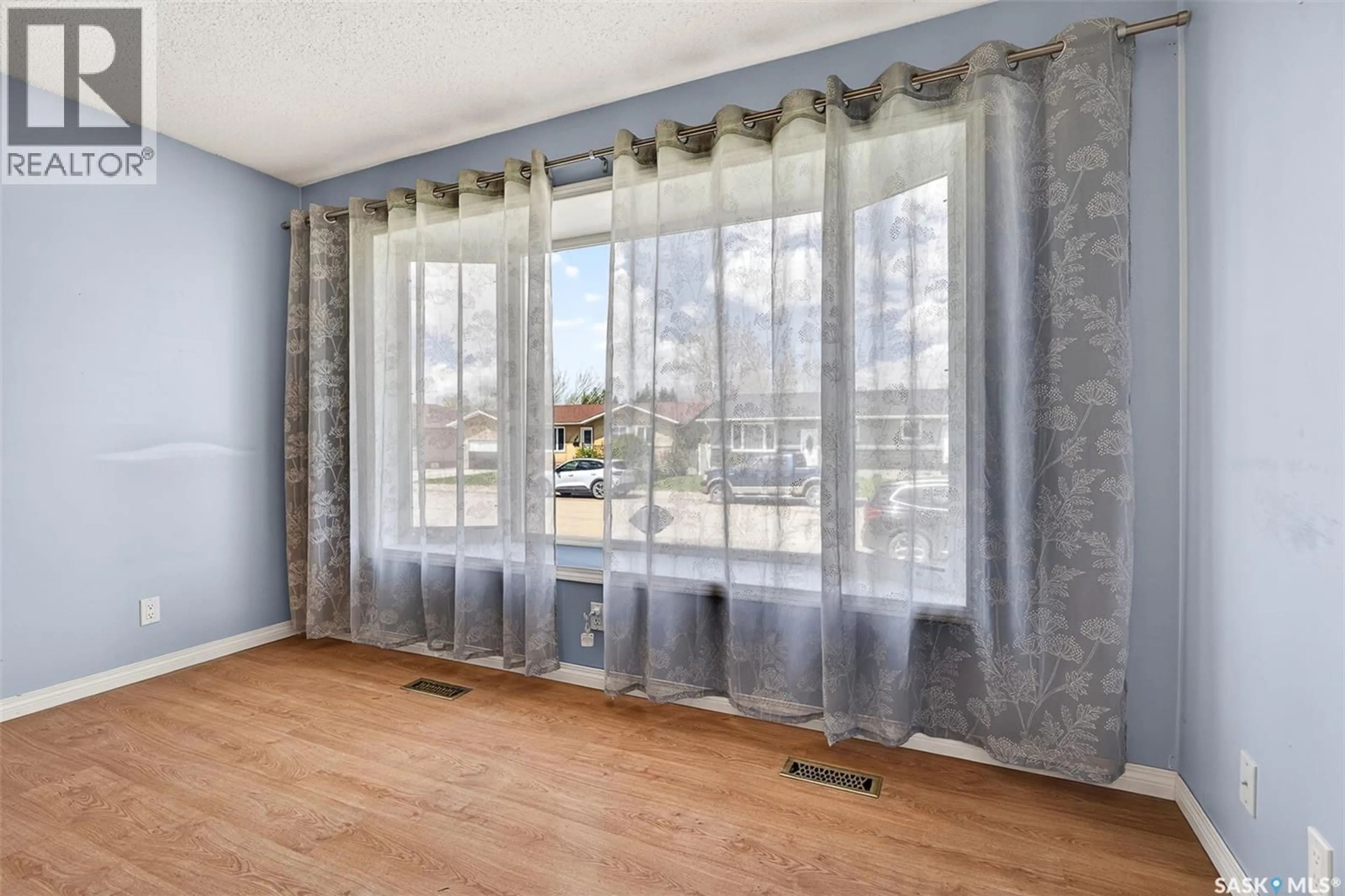 A pic of a room for 29 EDELWEISS CRESCENT, Moose Jaw Saskatchewan S6J1E4