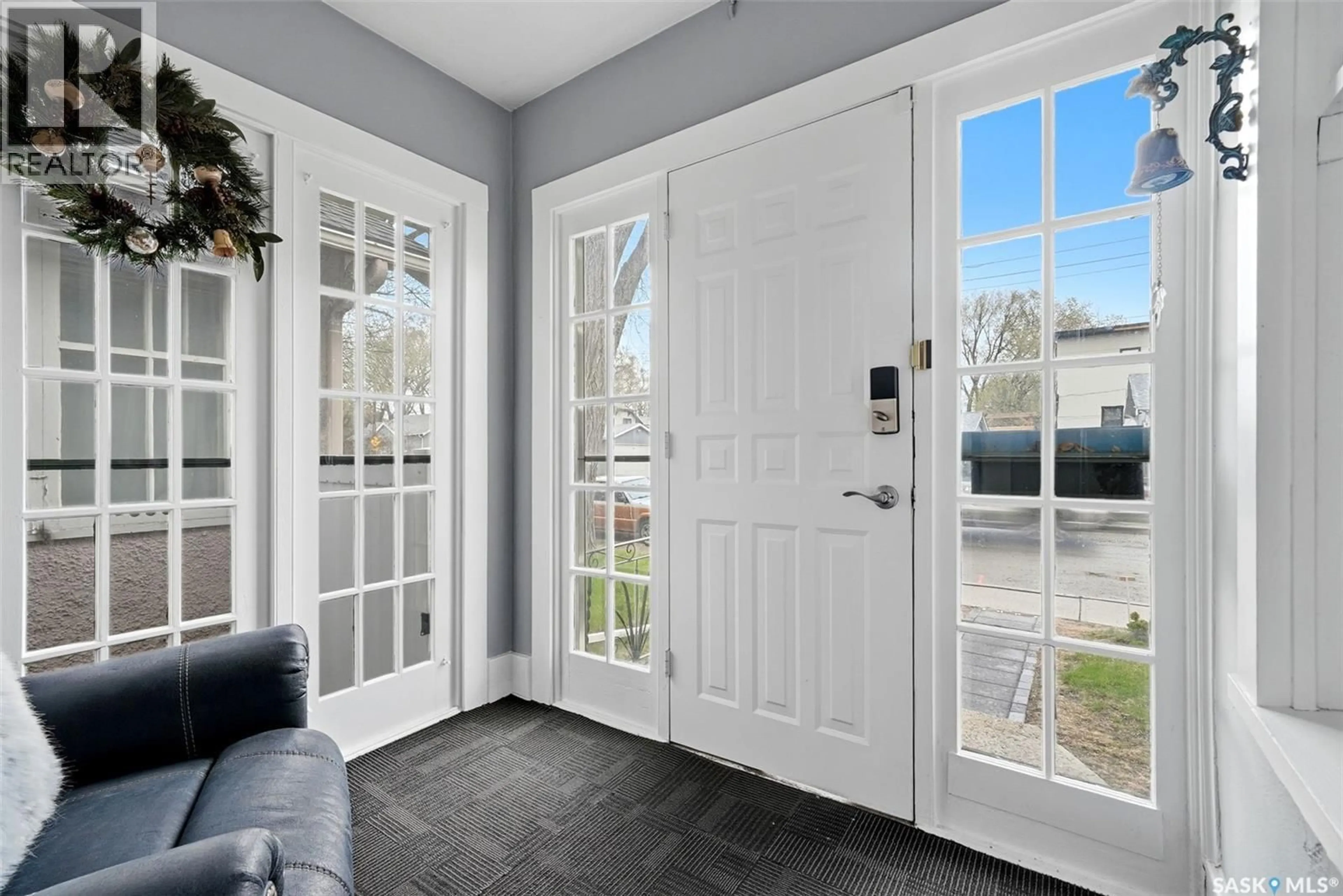 Indoor entryway for 3311 13TH AVENUE, Regina Saskatchewan S4T1P6