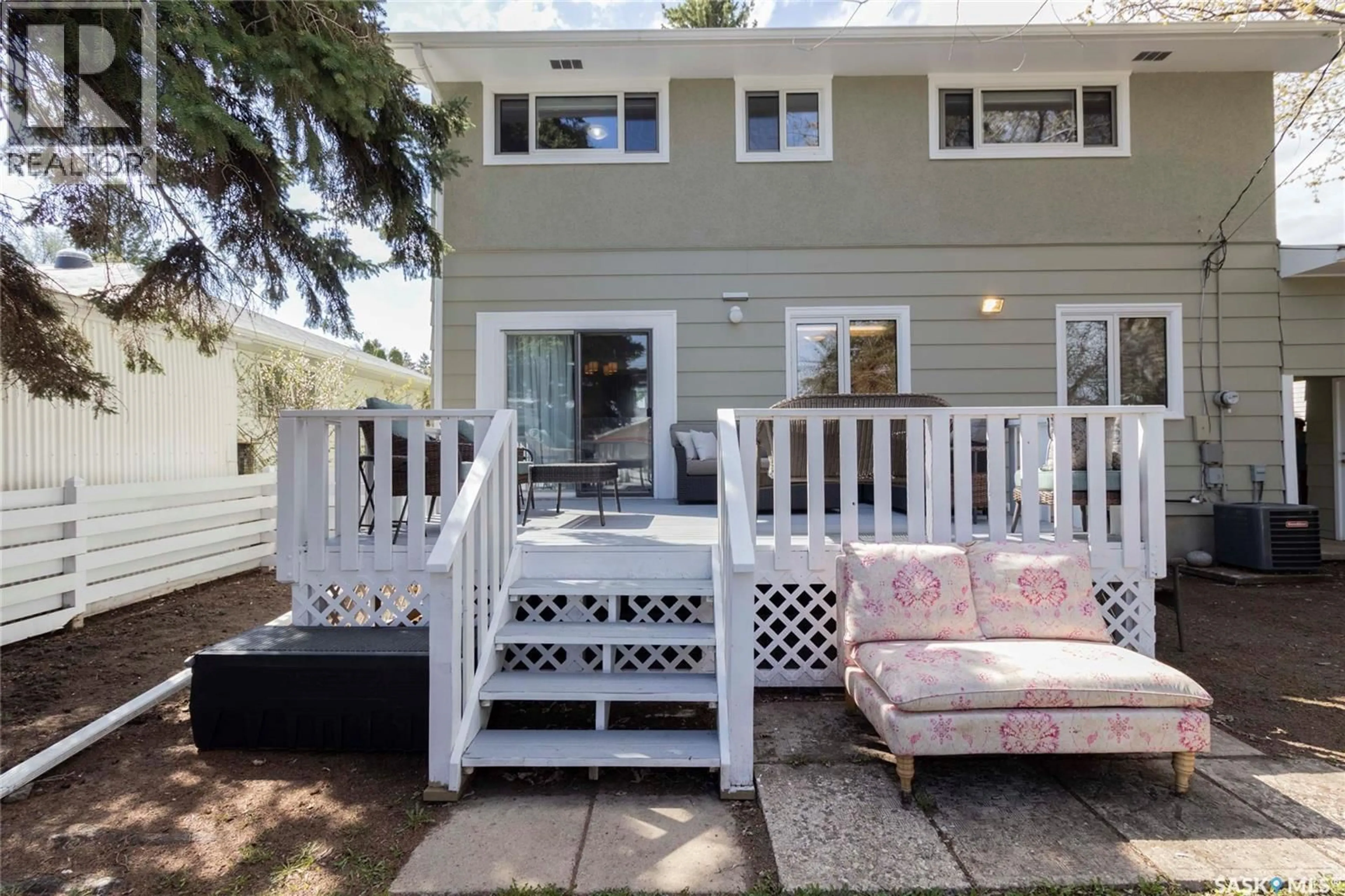Patio, street for E - 1515 HILLIARD STREET, Saskatoon Saskatchewan S7J0G5
