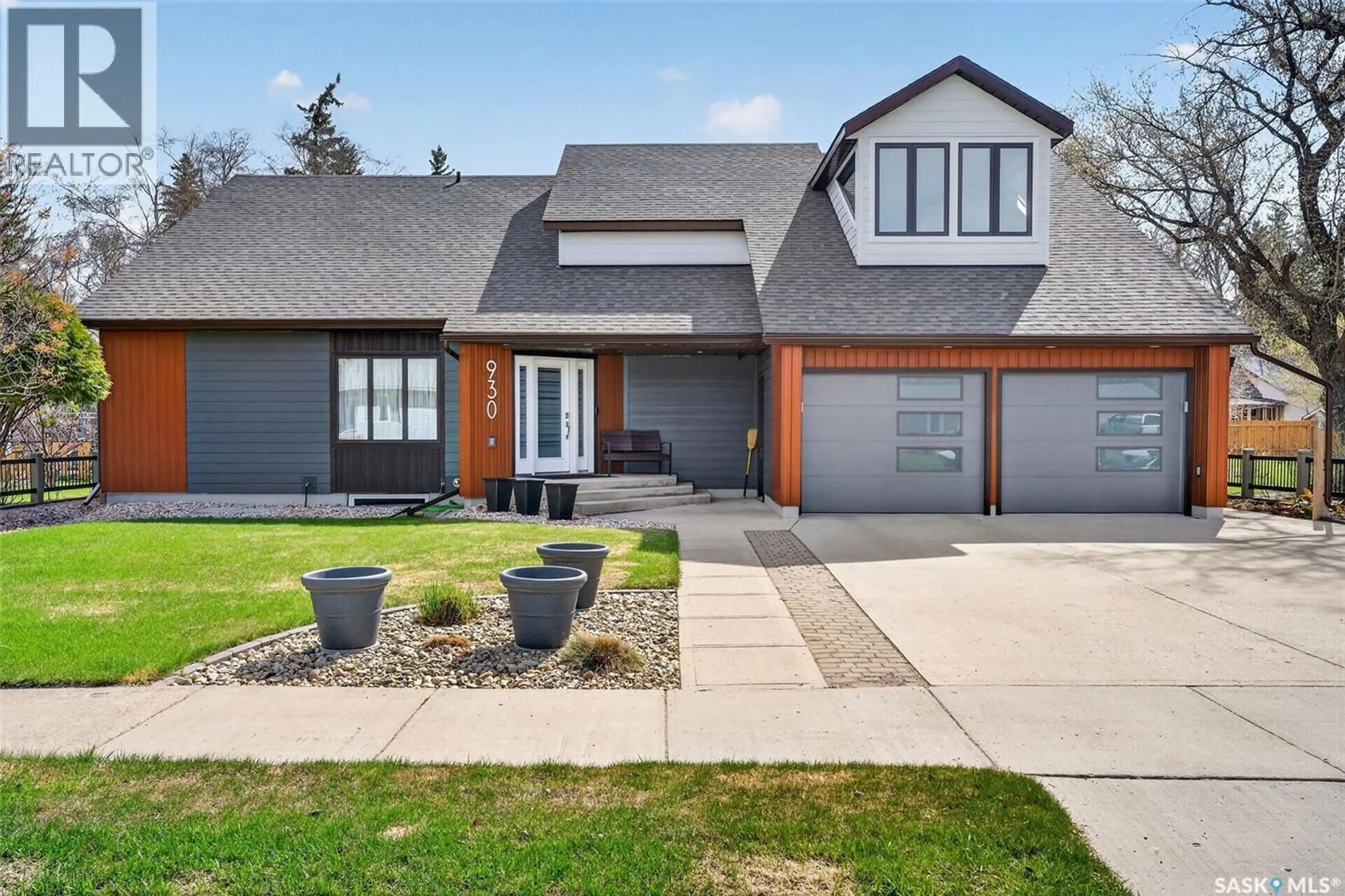 Home with brick exterior material, street for 930 9TH STREET, Humboldt Saskatchewan S0K2A0