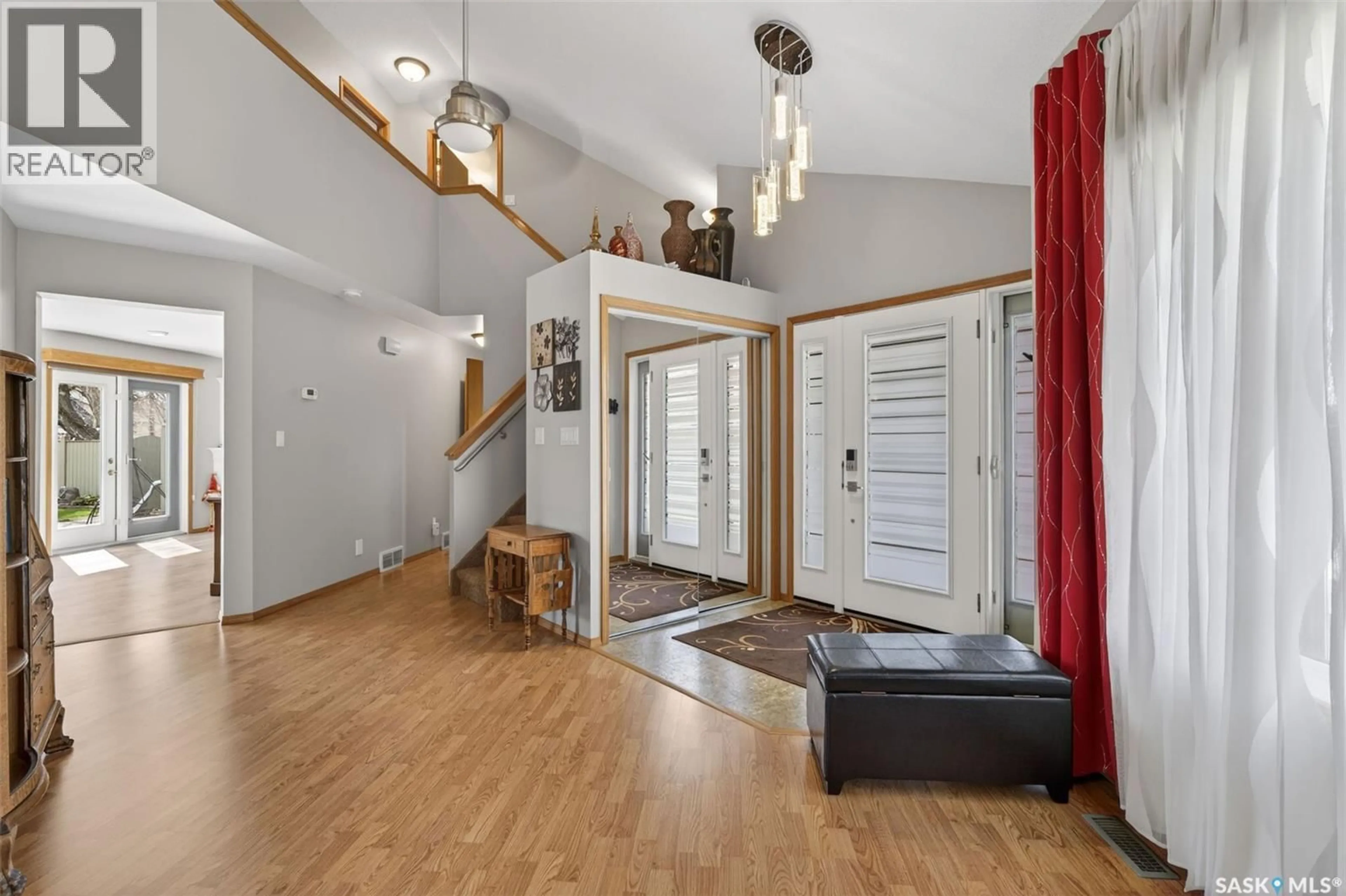 Indoor entryway for 930 9TH STREET, Humboldt Saskatchewan S0K2A0