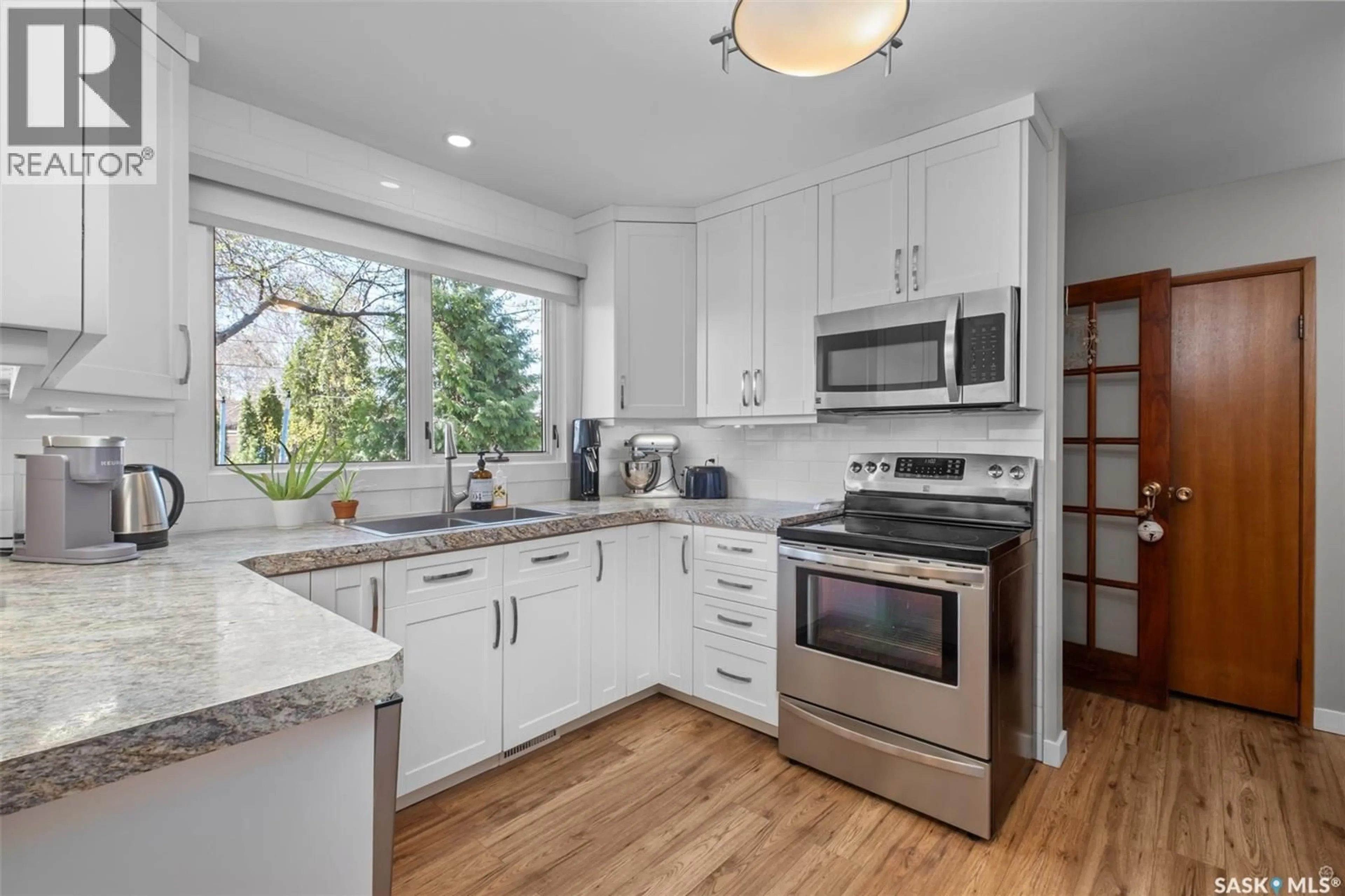 Open concept kitchen, unknown for 575 27TH STREET, Prince Albert Saskatchewan S6V4S4