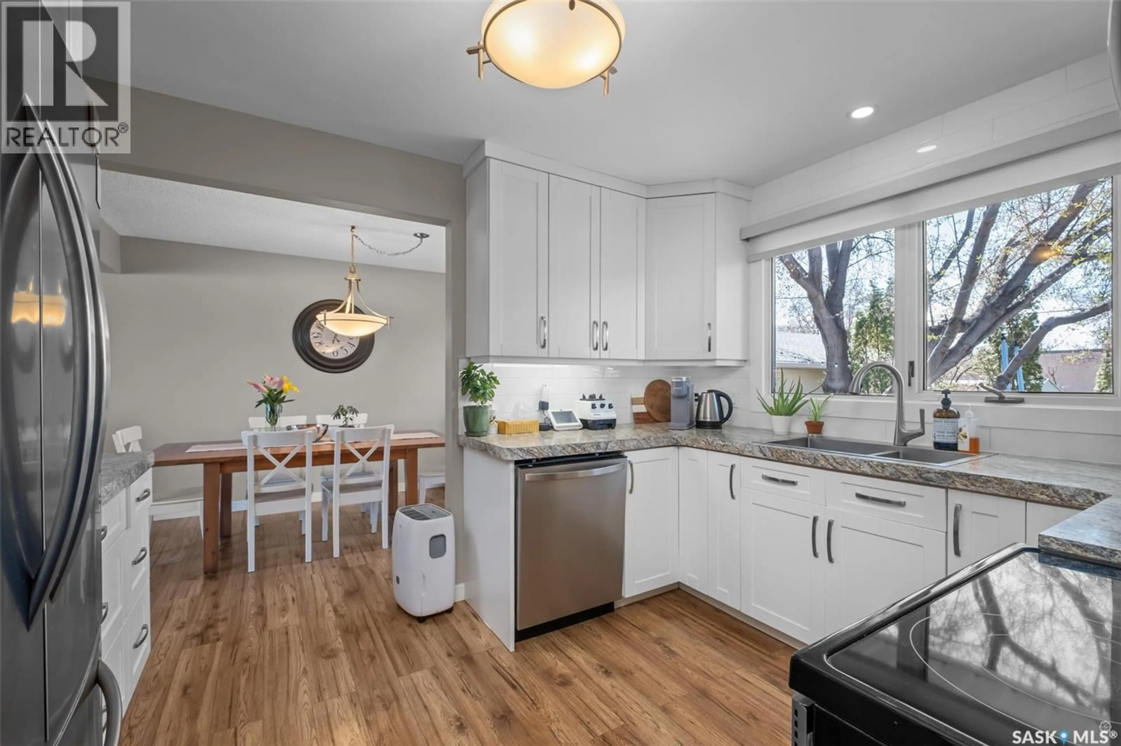 Open concept kitchen, unknown for 575 27TH STREET, Prince Albert Saskatchewan S6V4S4