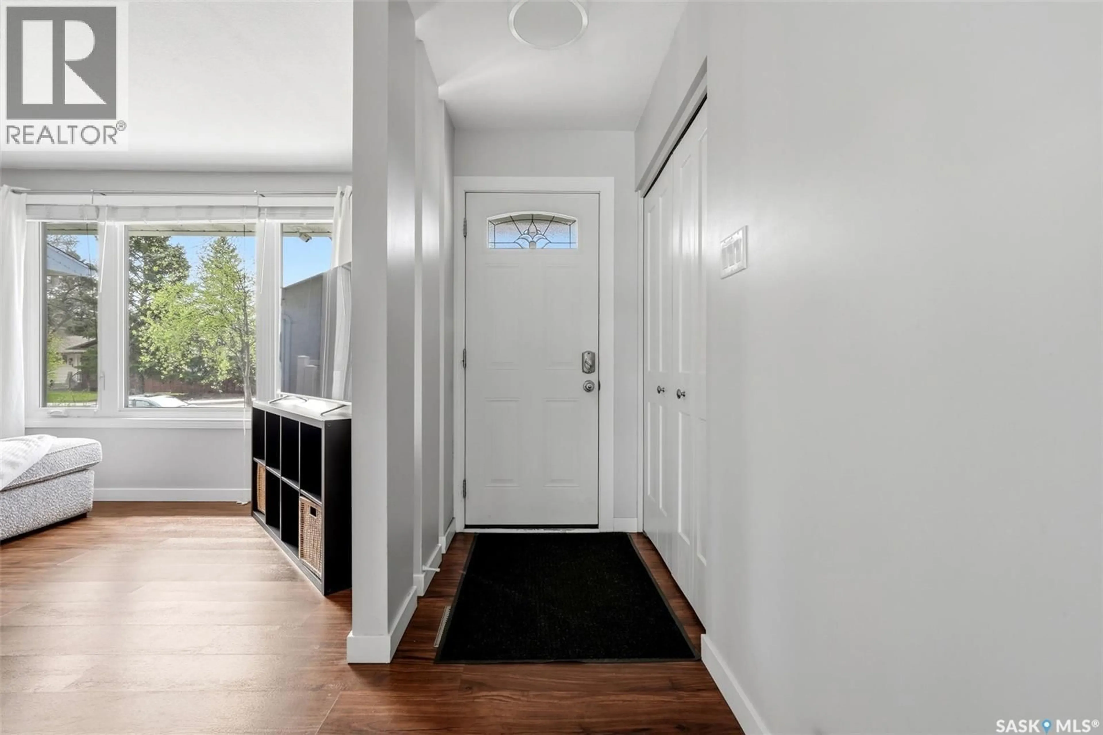 Indoor entryway for 60 FRENCH CRESCENT, Regina Saskatchewan S4R6N4