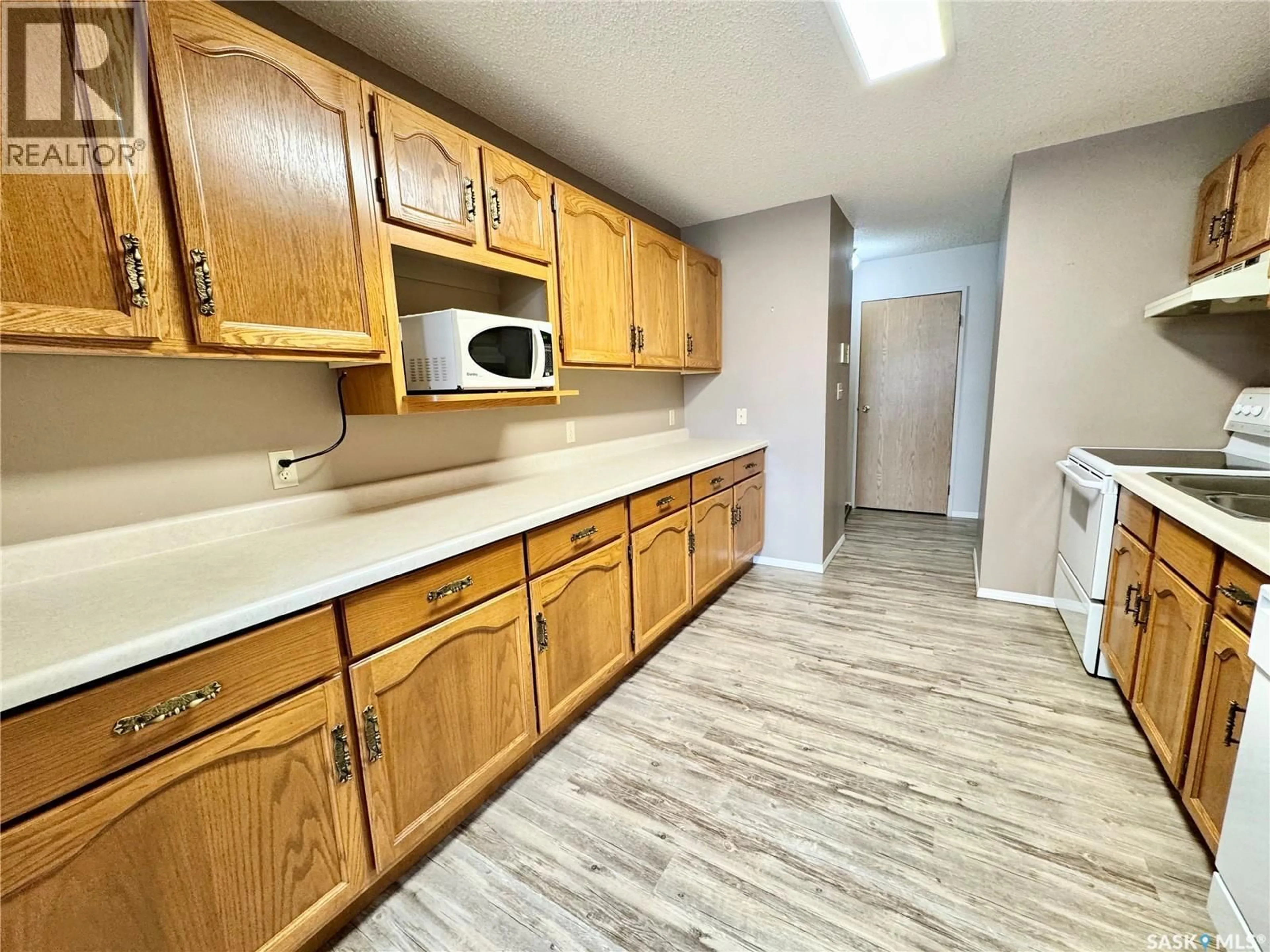 Standard kitchen, unknown for 205 66 19TH STREET, Prince Albert Saskatchewan S6V7T6