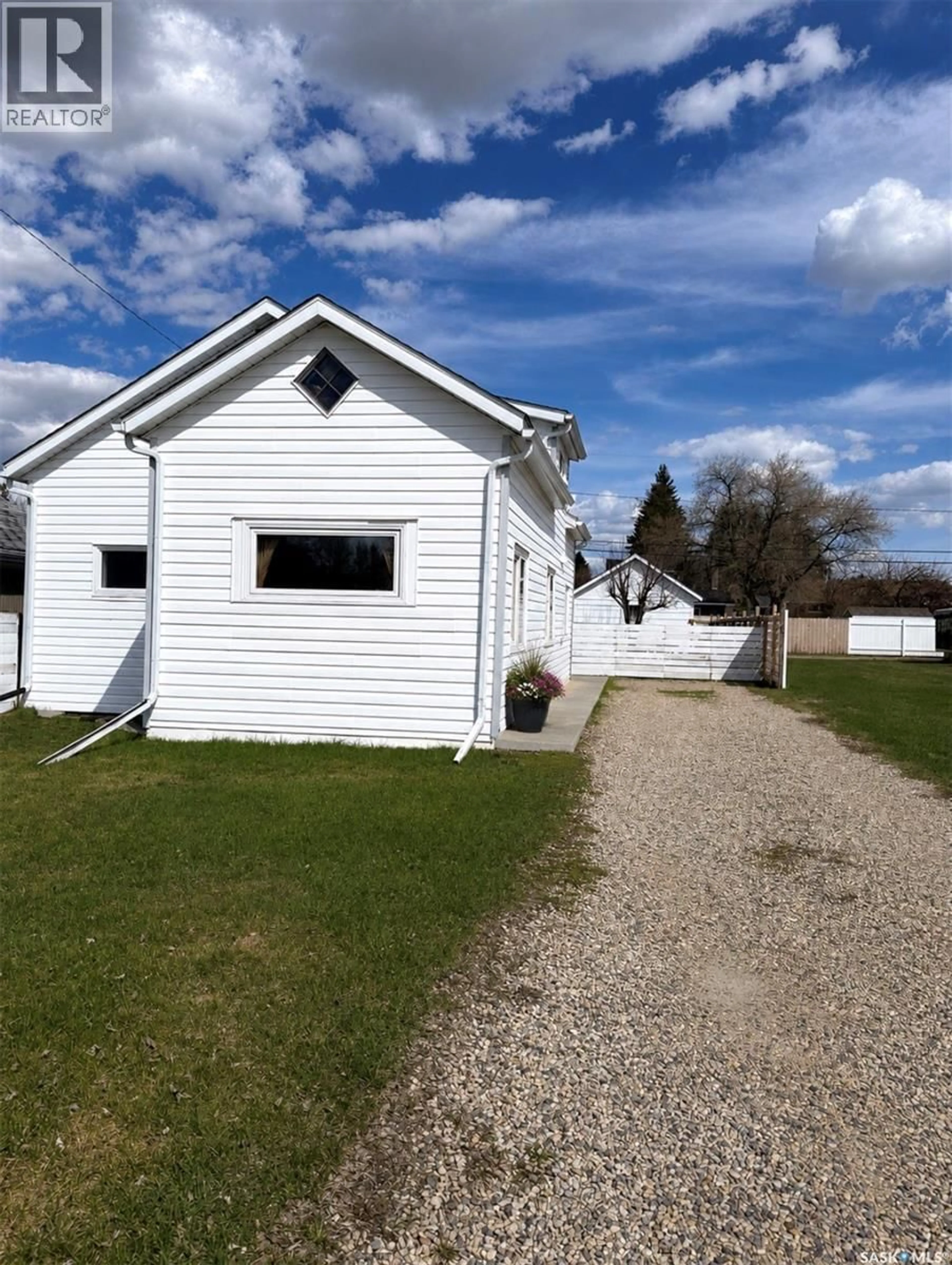 Unknown for 901 2ND STREET, Nipawin Saskatchewan S0E1E0