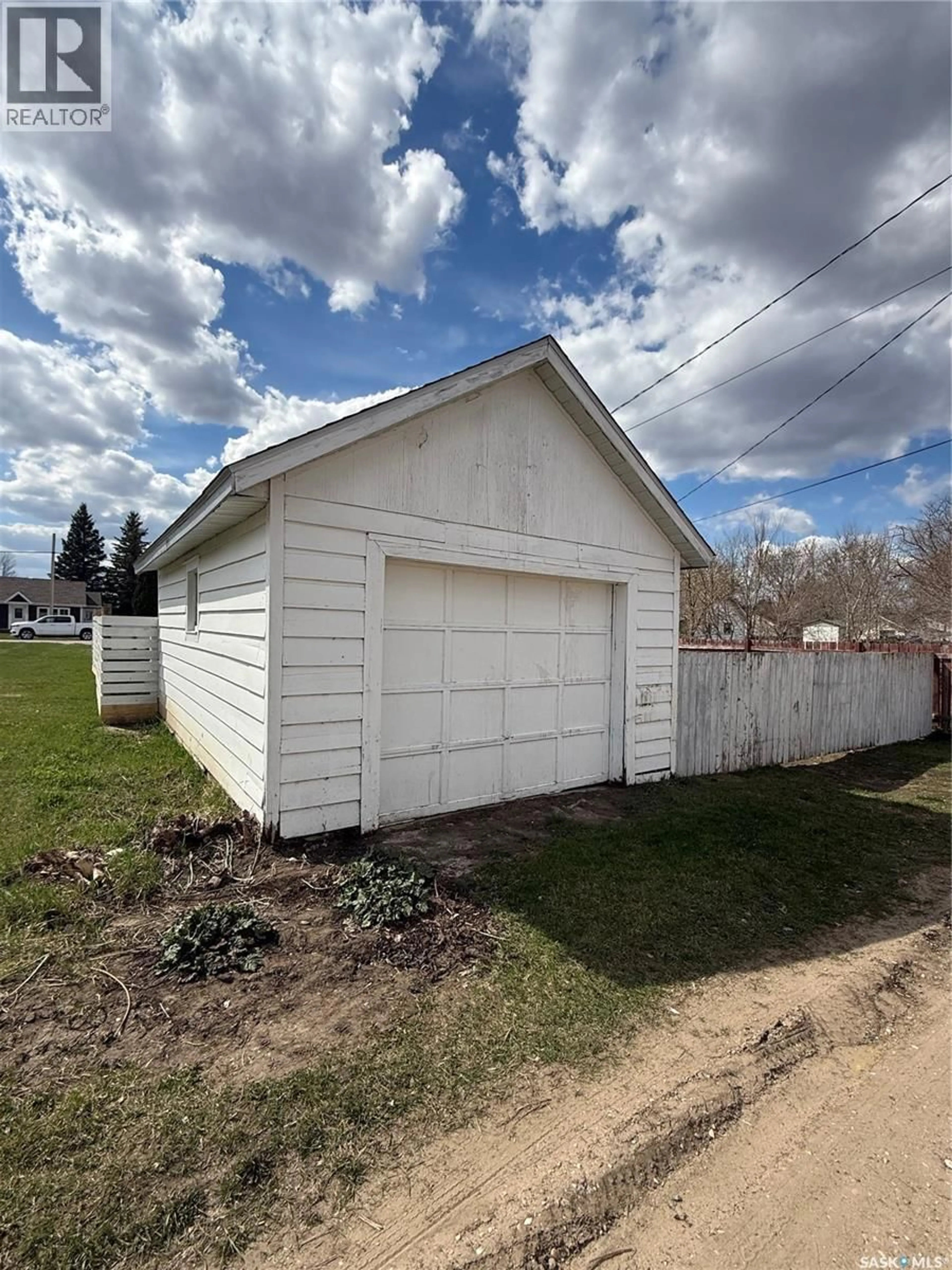 Shed for 901 2ND STREET, Nipawin Saskatchewan S0E1E0