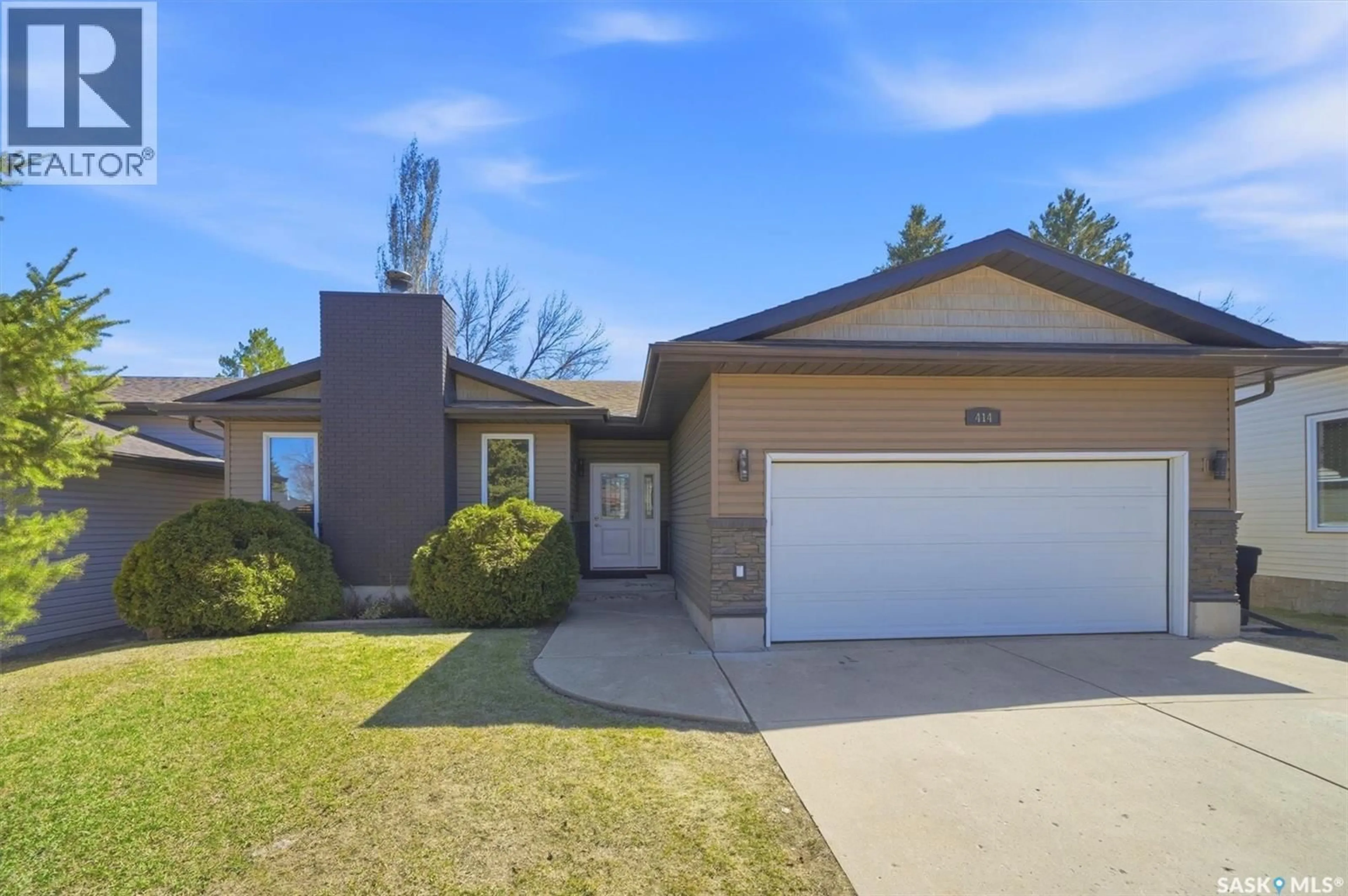 Home with vinyl exterior material, street for 414 PERREAULT LANE, Saskatoon Saskatchewan S7K6B6