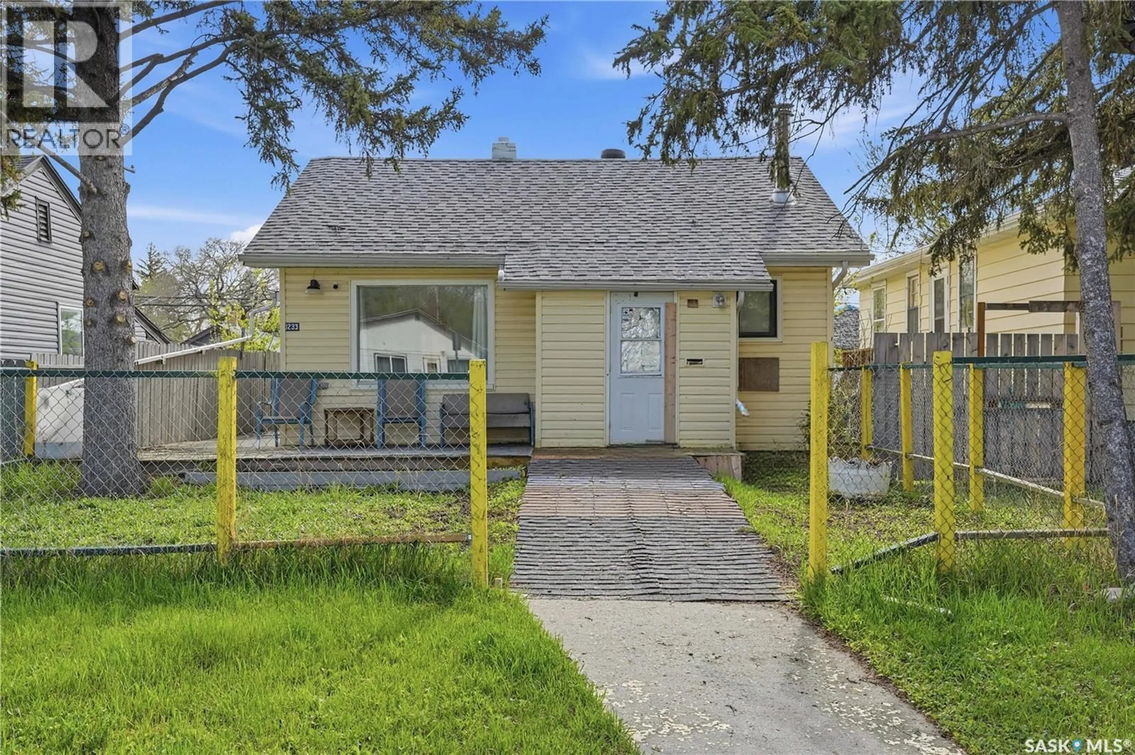 Unknown for 1233 QUEEN STREET, Regina Saskatchewan S4T4B5
