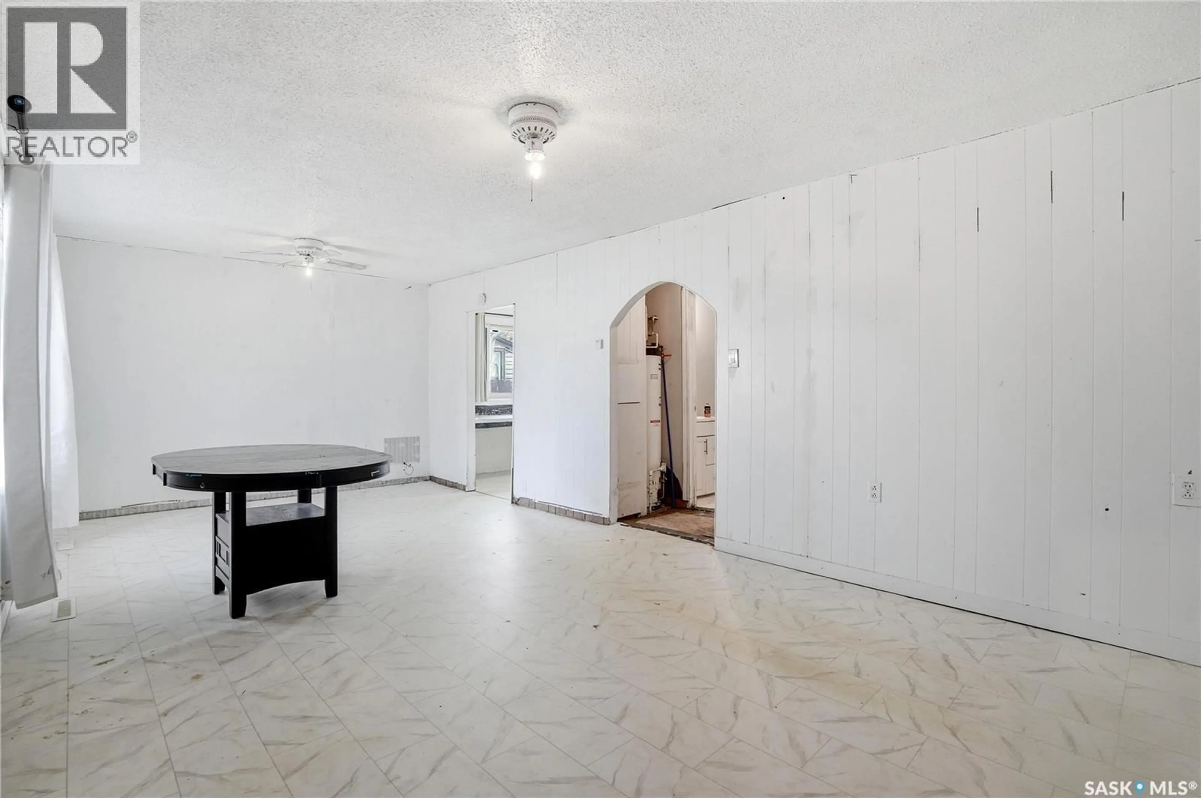 A pic of a room for 1233 QUEEN STREET, Regina Saskatchewan S4T4B5