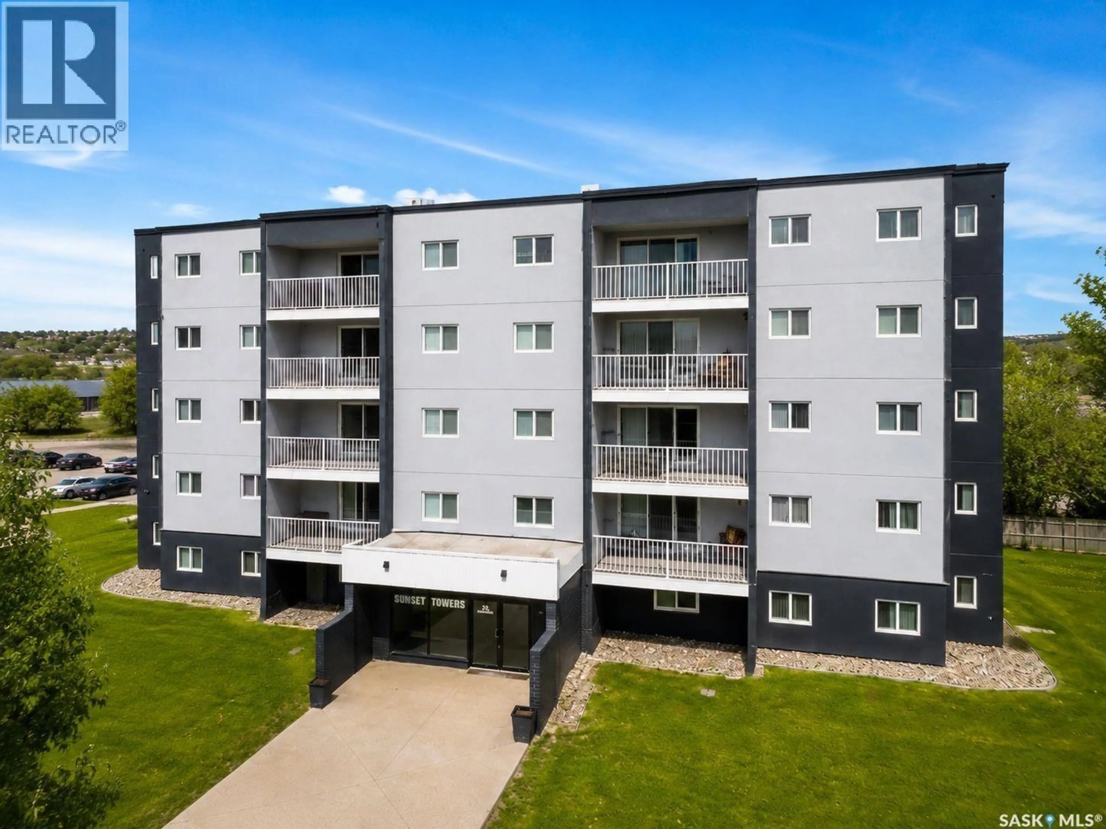 A pic from outside/outdoor area/front of a property/back of a property/a pic from drone, building for 106 KLEISINGER CRESCENT, Regina Saskatchewan S4R7M3