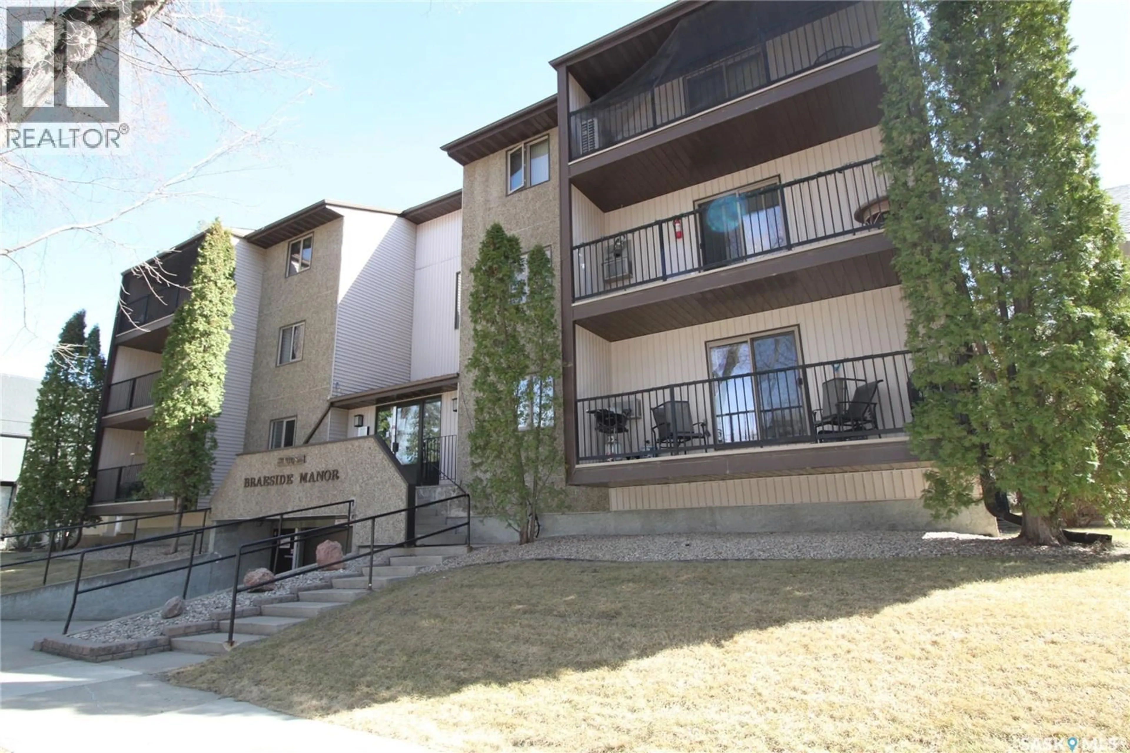 Patio, building for 203 - 1008 TEMPERANCE STREET, Saskatoon Saskatchewan S7N0N6