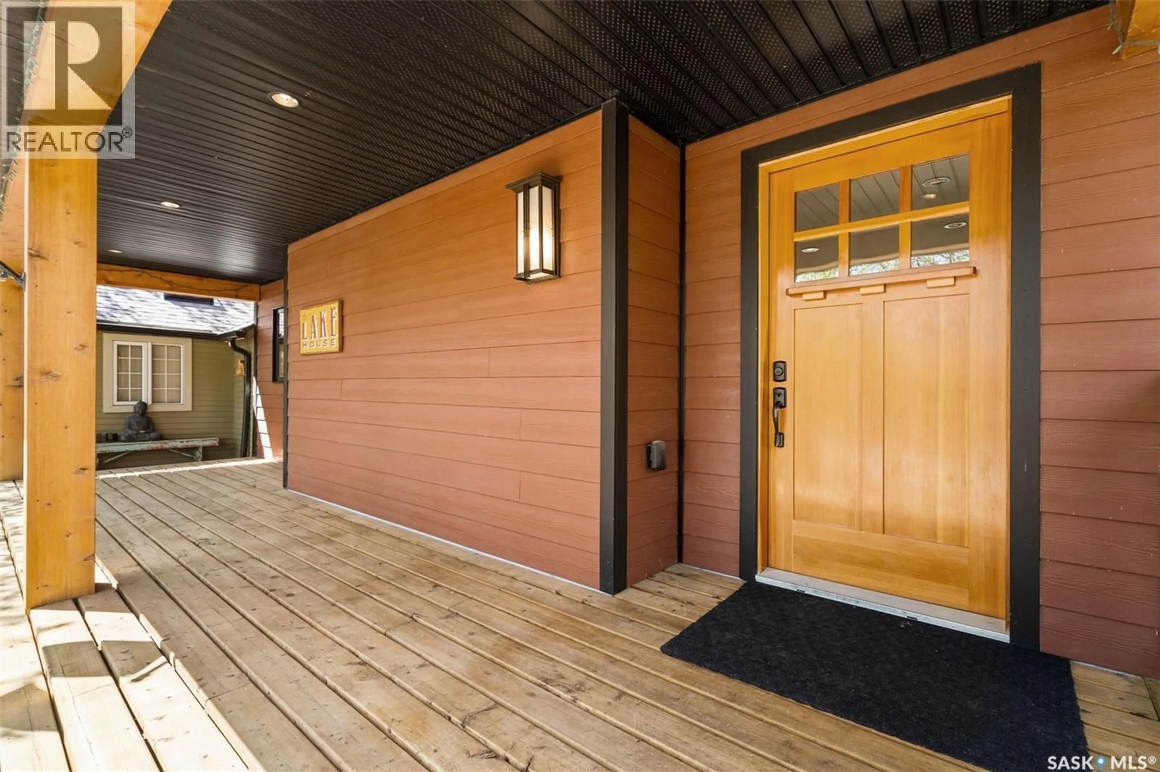Indoor entryway for 115-117 EVENSON AVENUE, Manitou Beach Saskatchewan S0K4T1