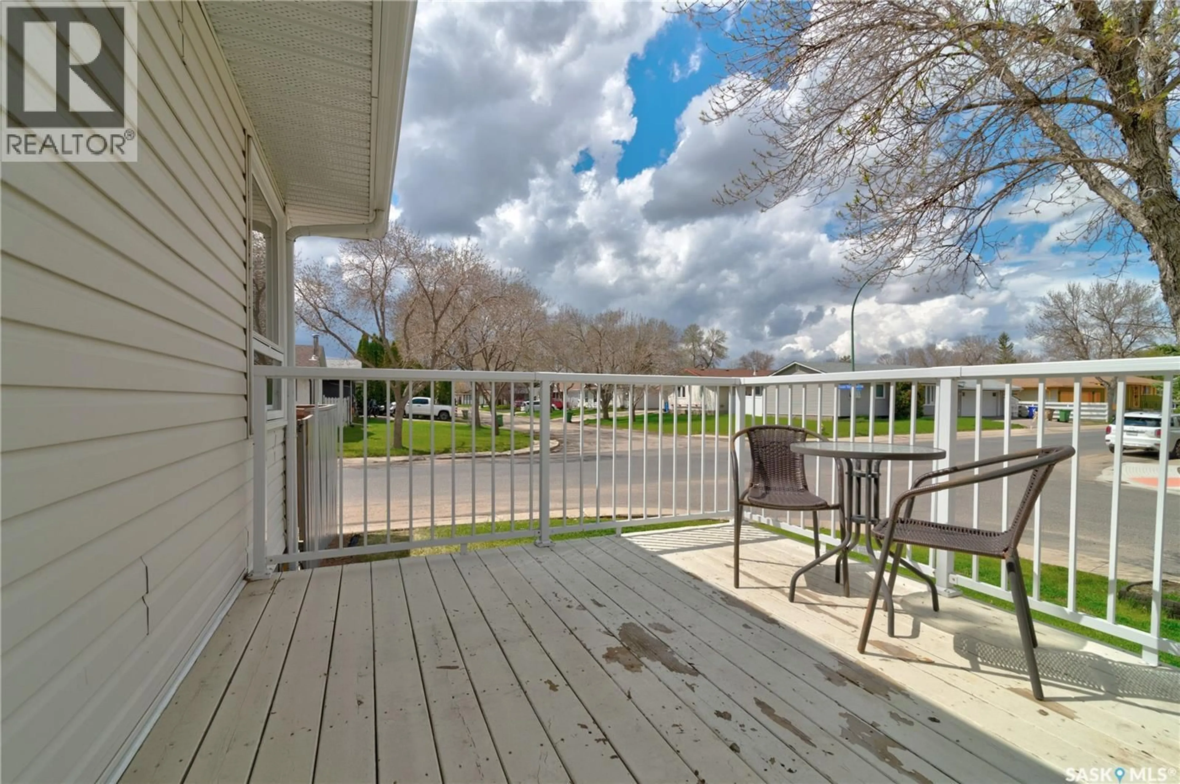 Patio, unknown for 3 HUNT CRESCENT, Regina Saskatchewan S4N5K7
